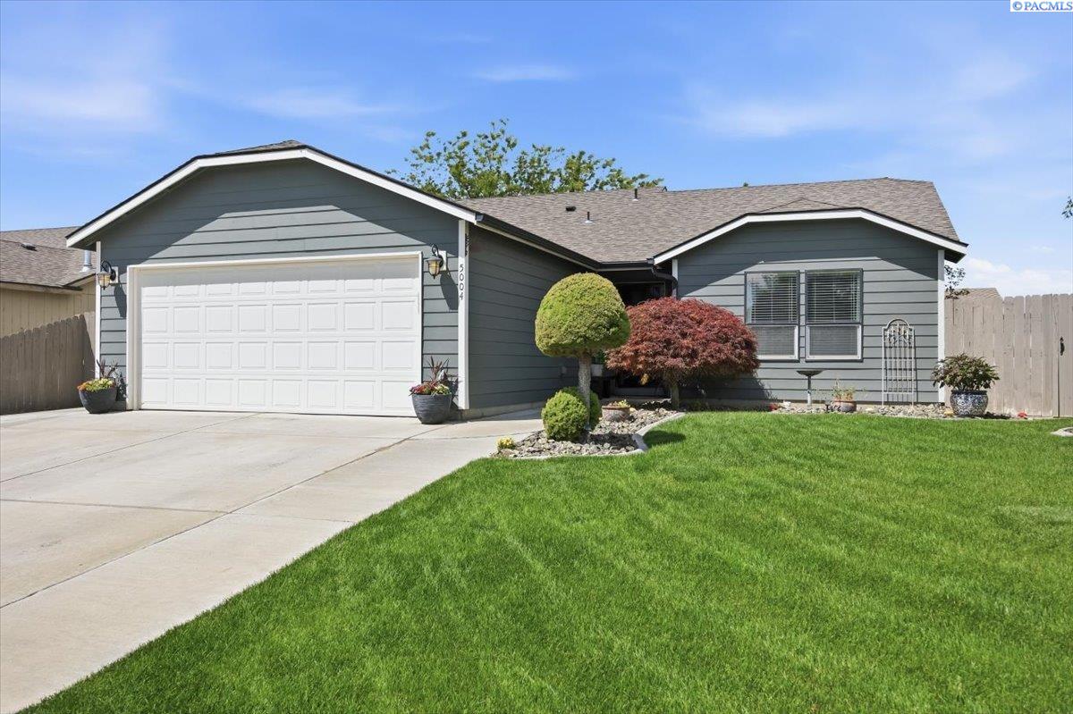 5004 Arthur Ln, Pasco, WA 99301