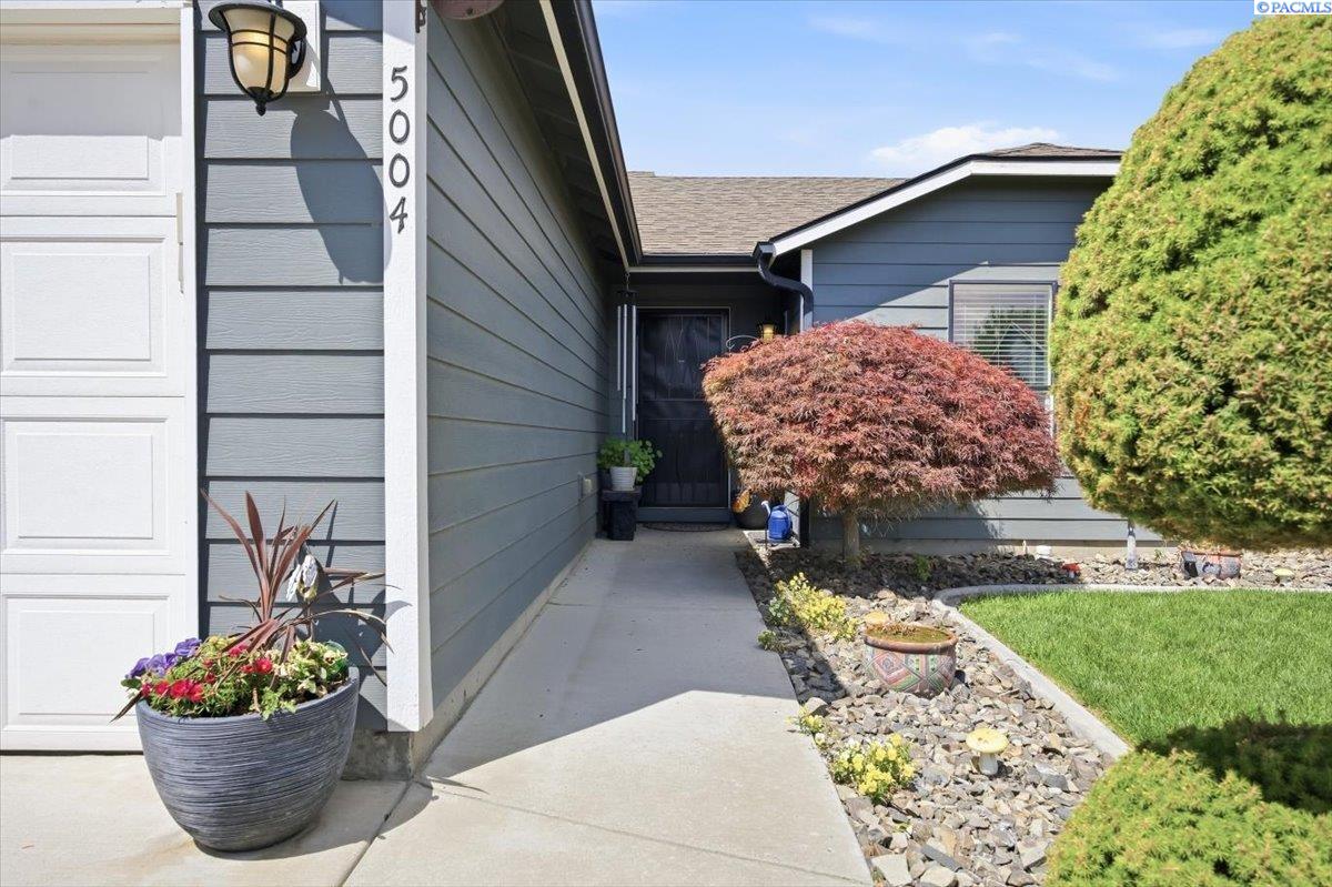 5004 Arthur Ln, Pasco, WA 99301