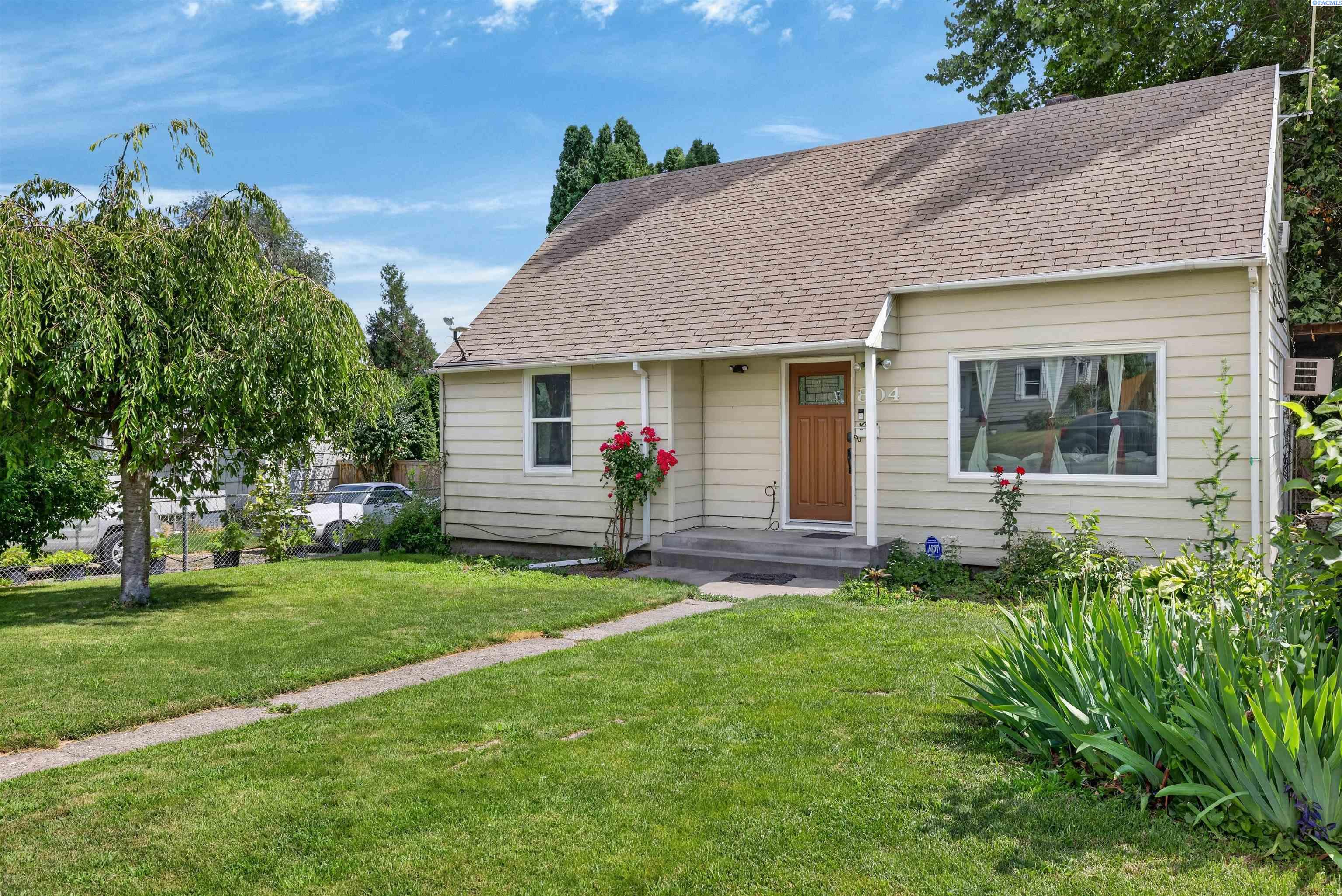 38th image of 804 Crescent Dr, Grandview, WA 98930 | MLS# 294996