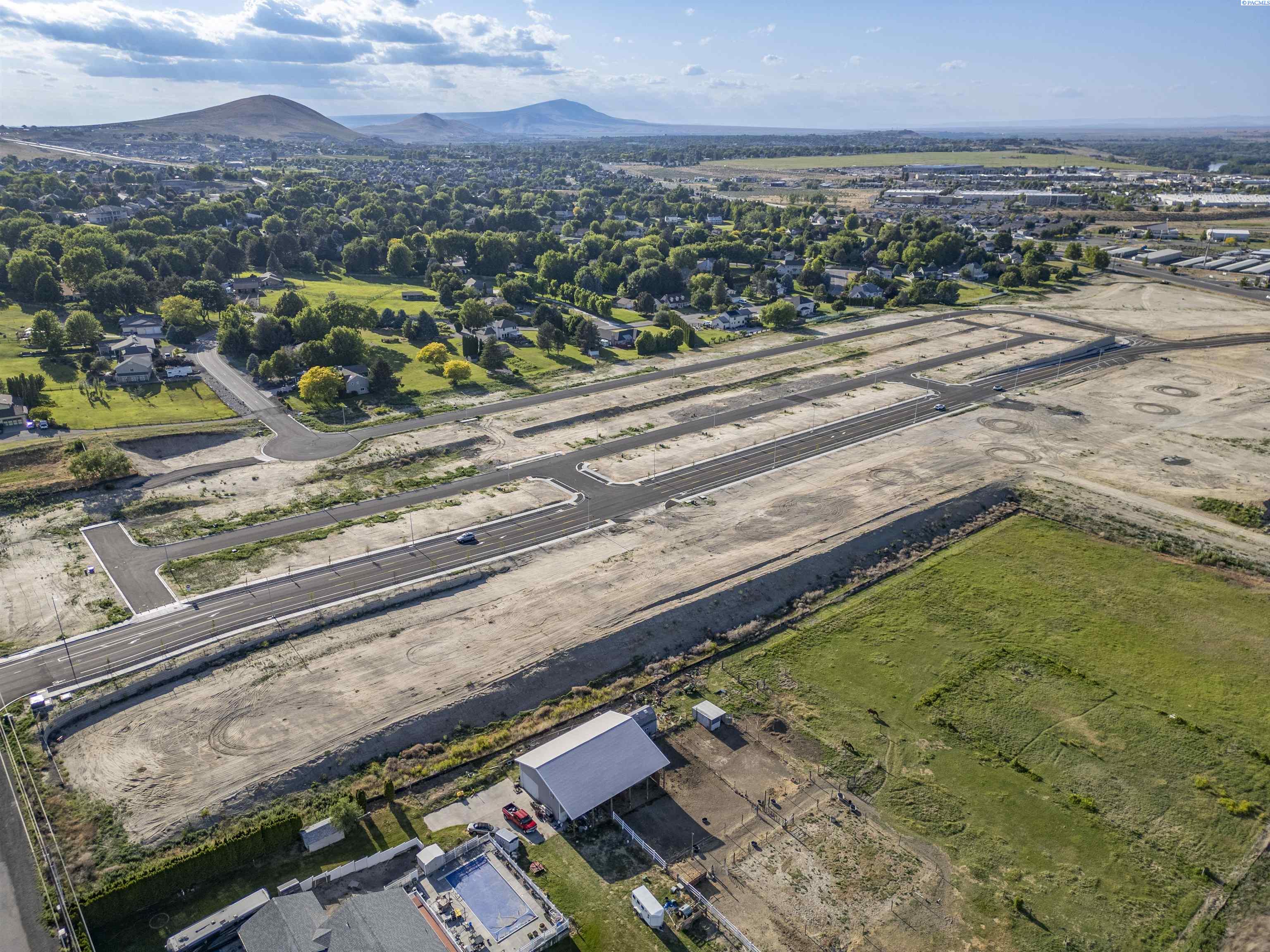 2331 Lariat Ln, Richland, WA 99352
