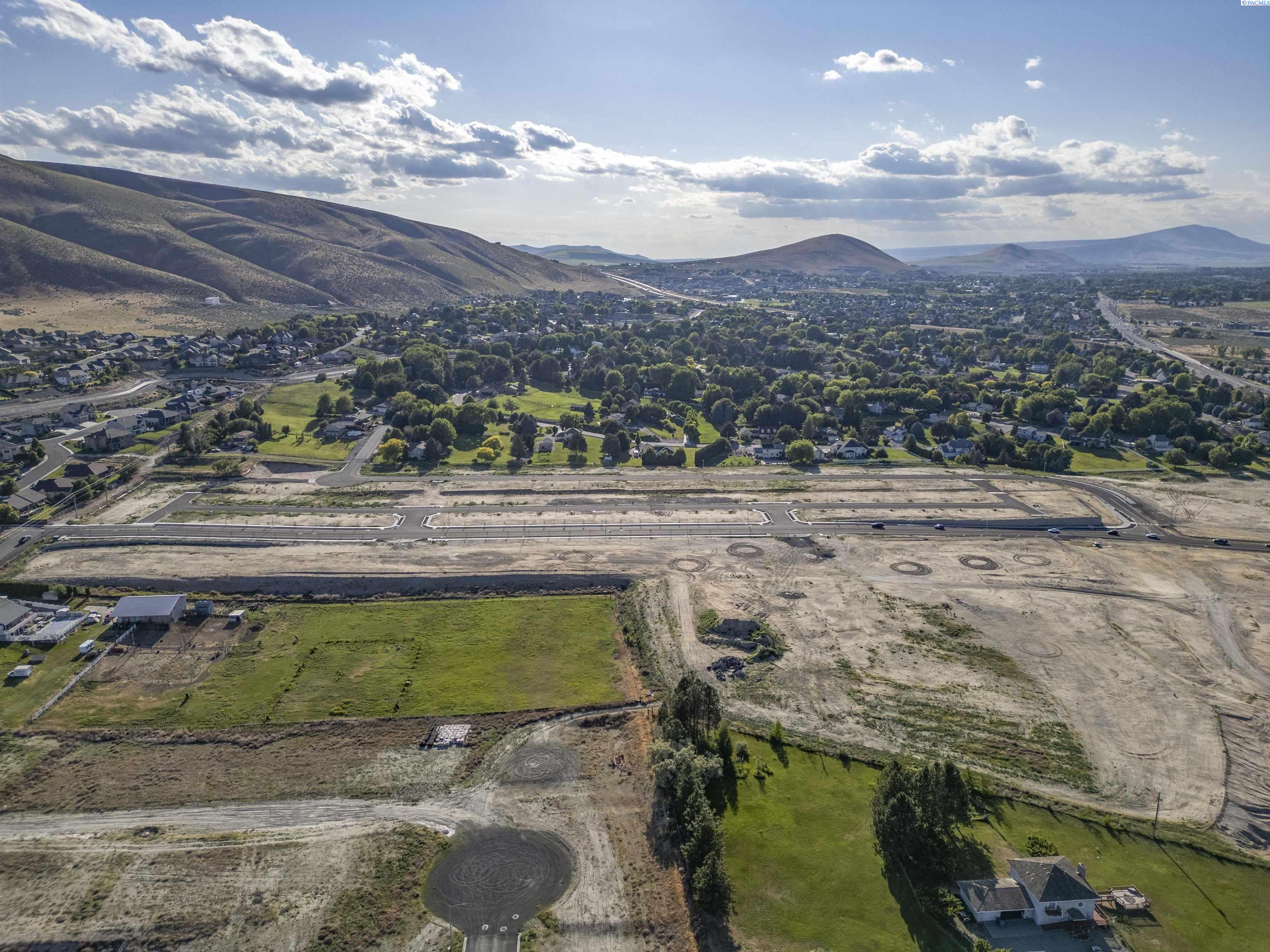2331 Lariat Ln, Richland, WA 99352