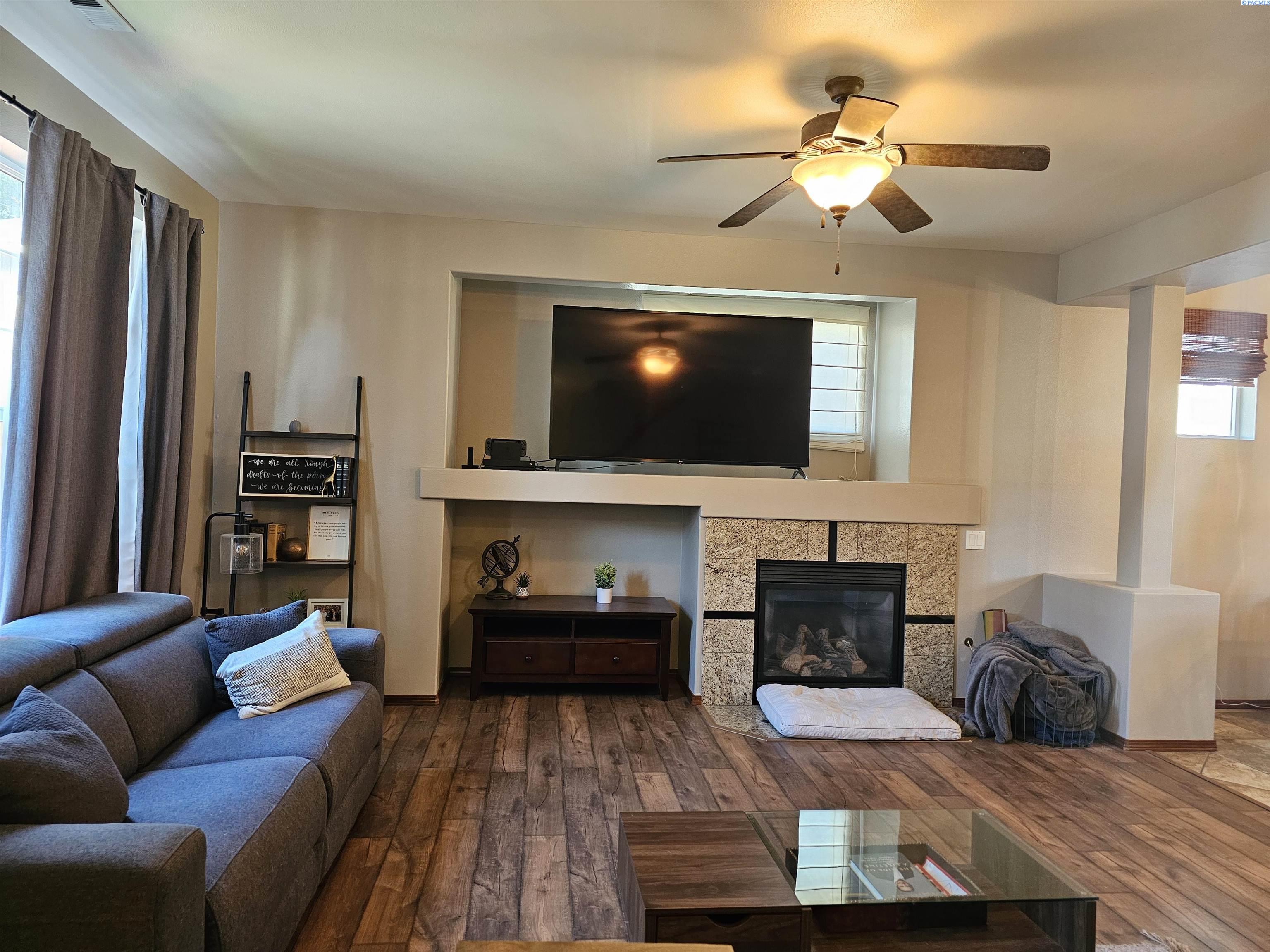 917 Keller St, Kennewick, WA 99336