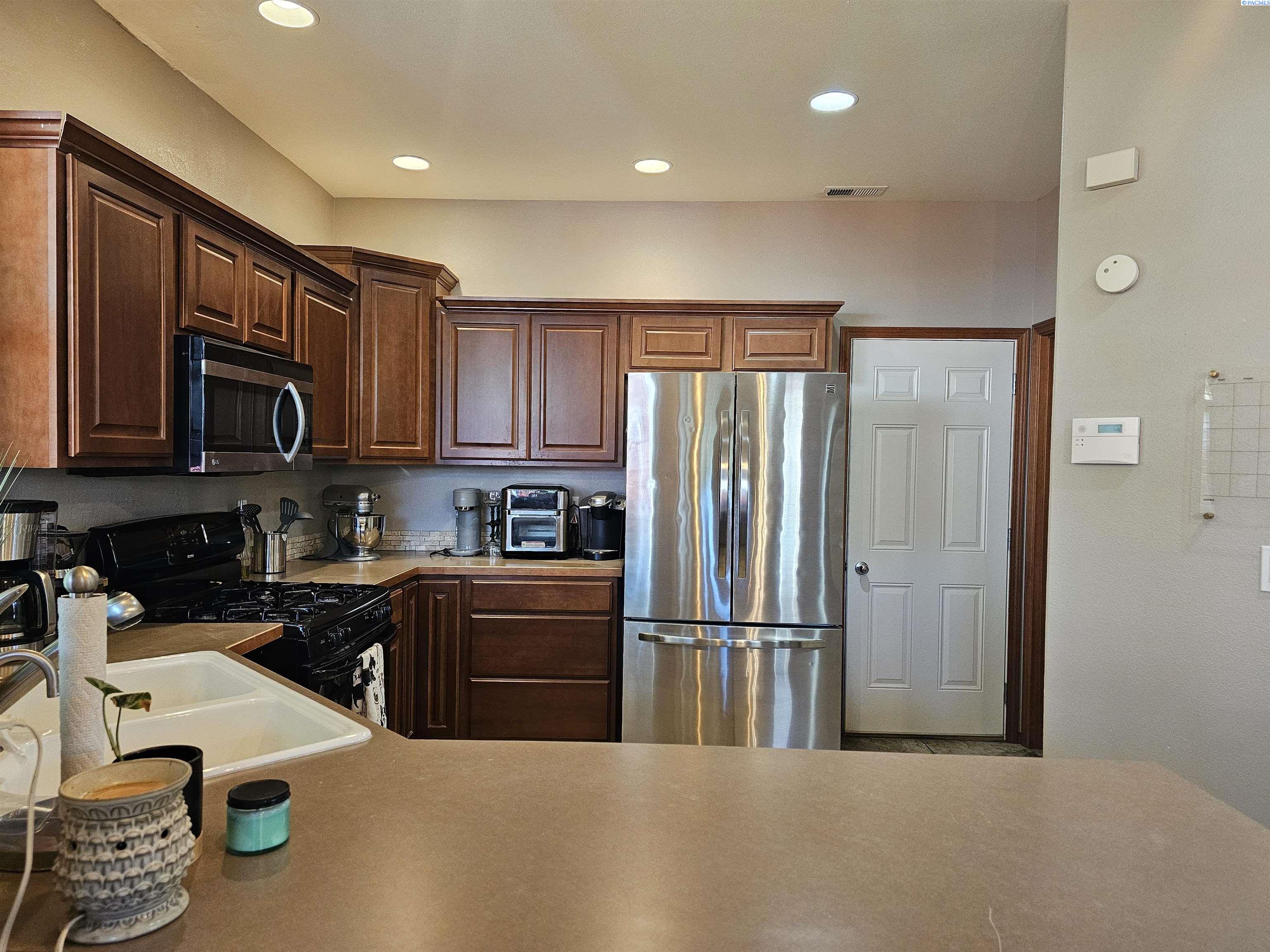 917 Keller St, Kennewick, WA 99336