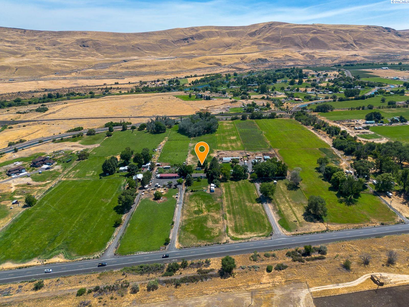 86503 Old Inland Empire Hw, Prosser, WA 99350