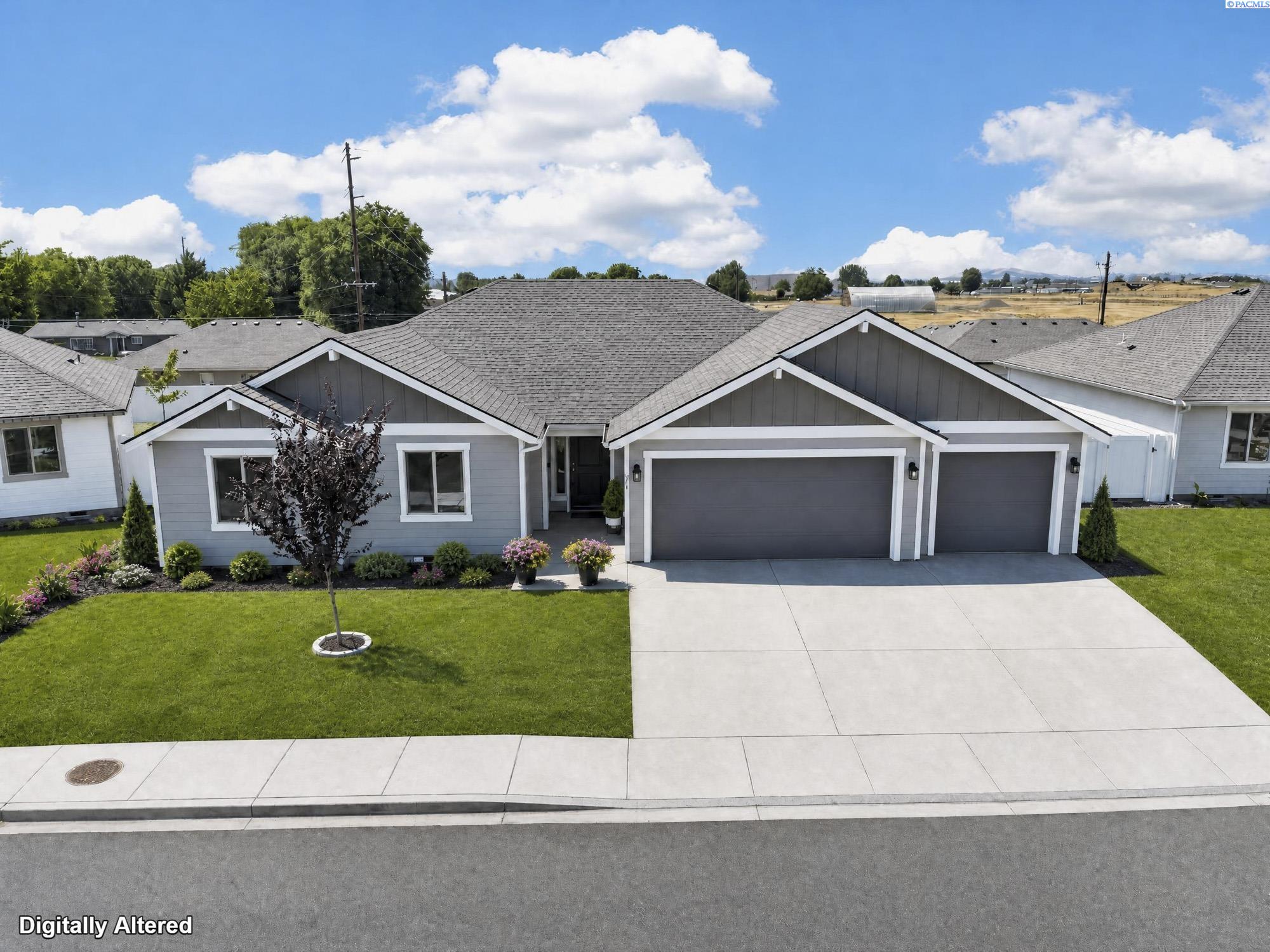 804 Trellis St, Grandview, WA 98930
