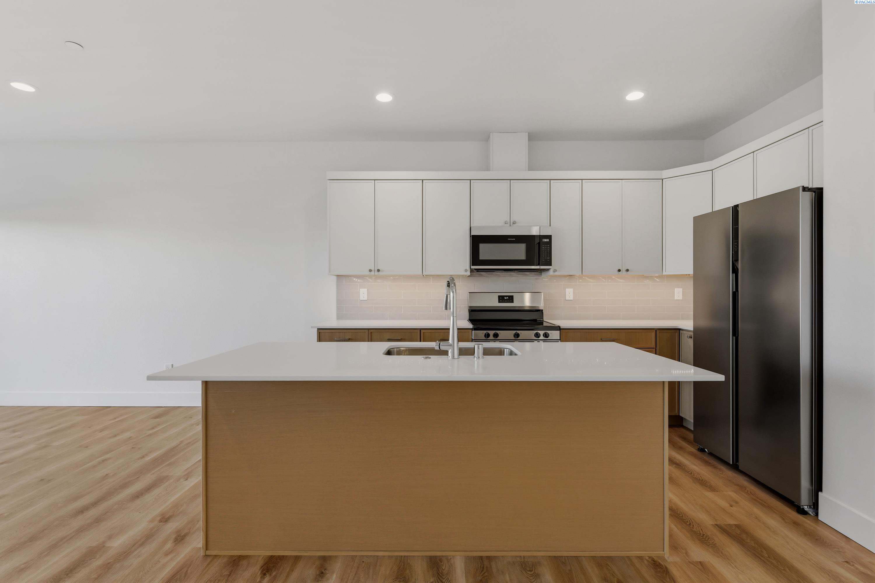 4513 Road 114 , Pasco, WA 99301