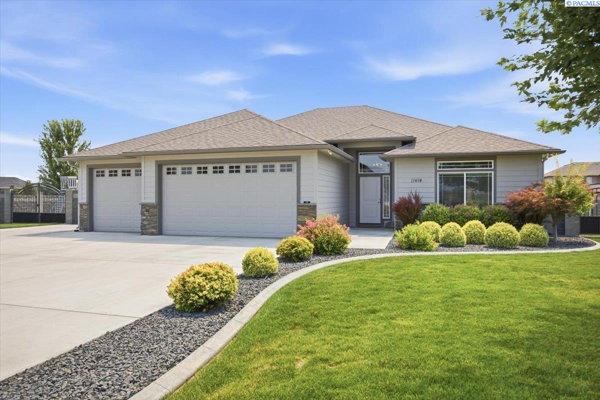 11414 Easton Dr, Pasco, WA 99301
