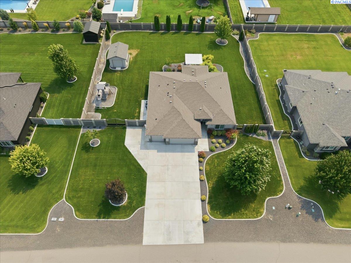 11414 Easton Dr, Pasco, WA 99301