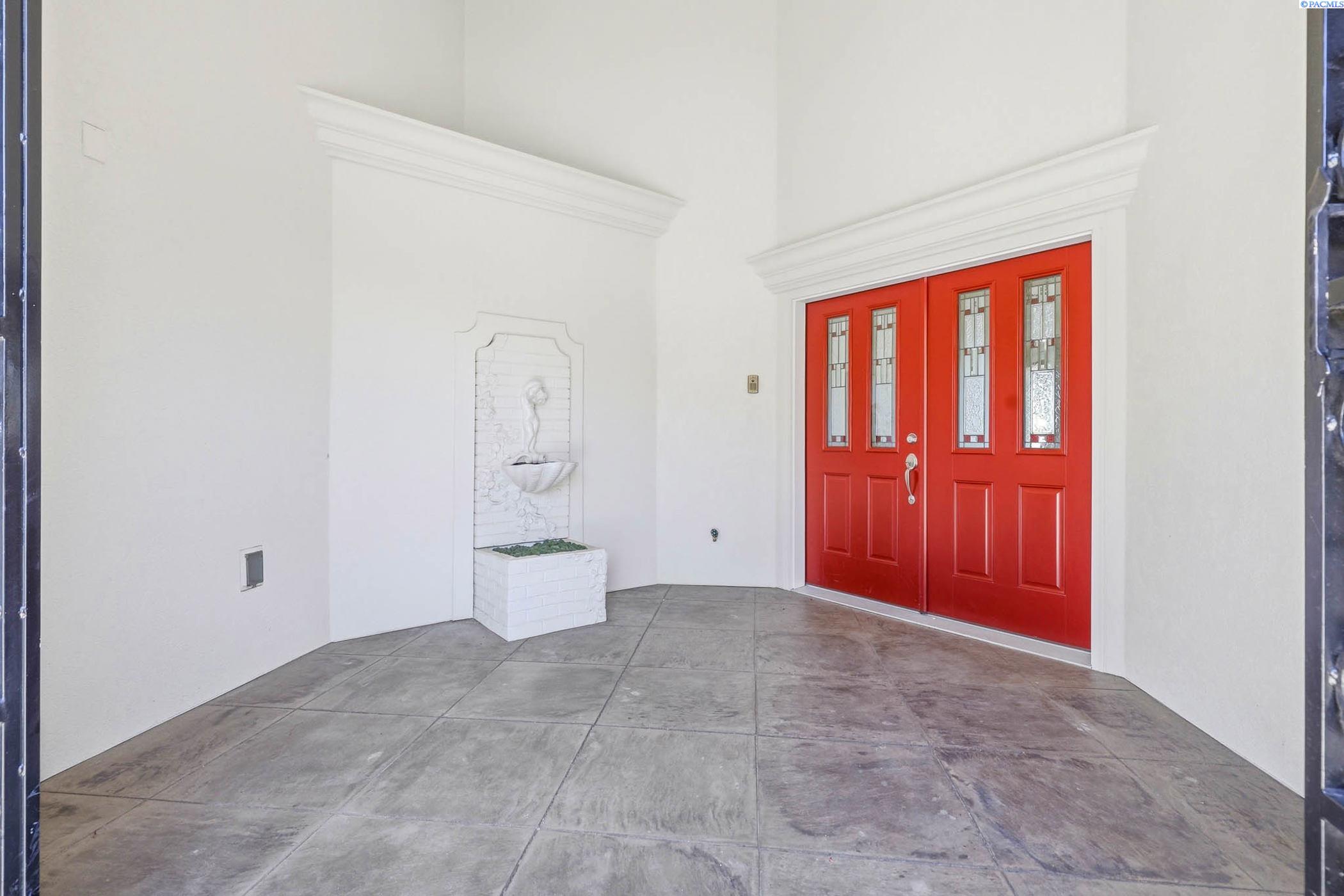 1294 White Bluffs St, Richland, WA 99352