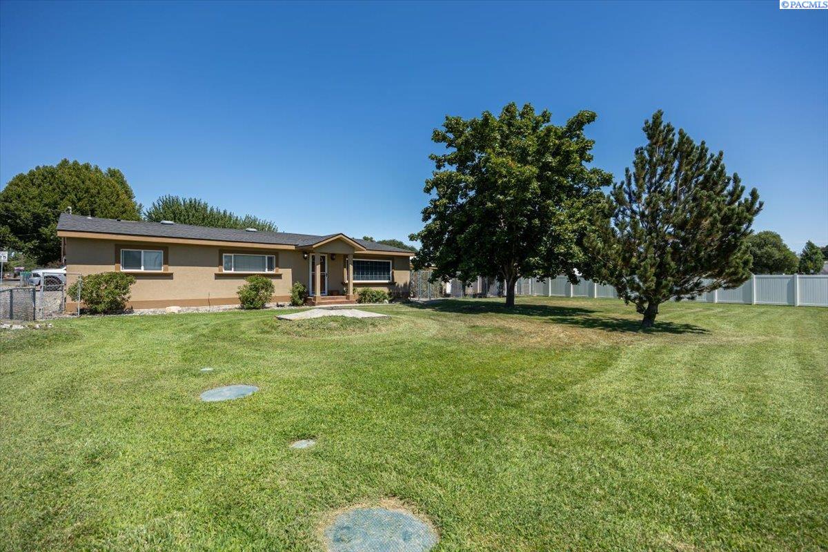 1203 27th Ave, Kennewick, WA 99337