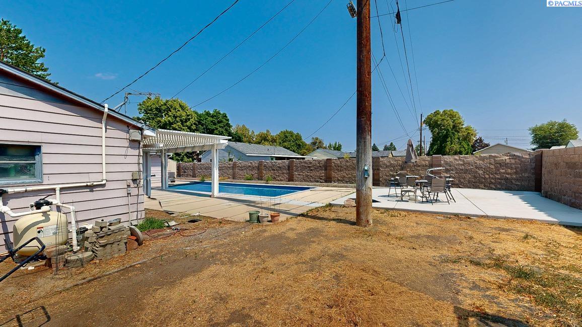 614 Basswood Ave, Richland, WA 99352-3672