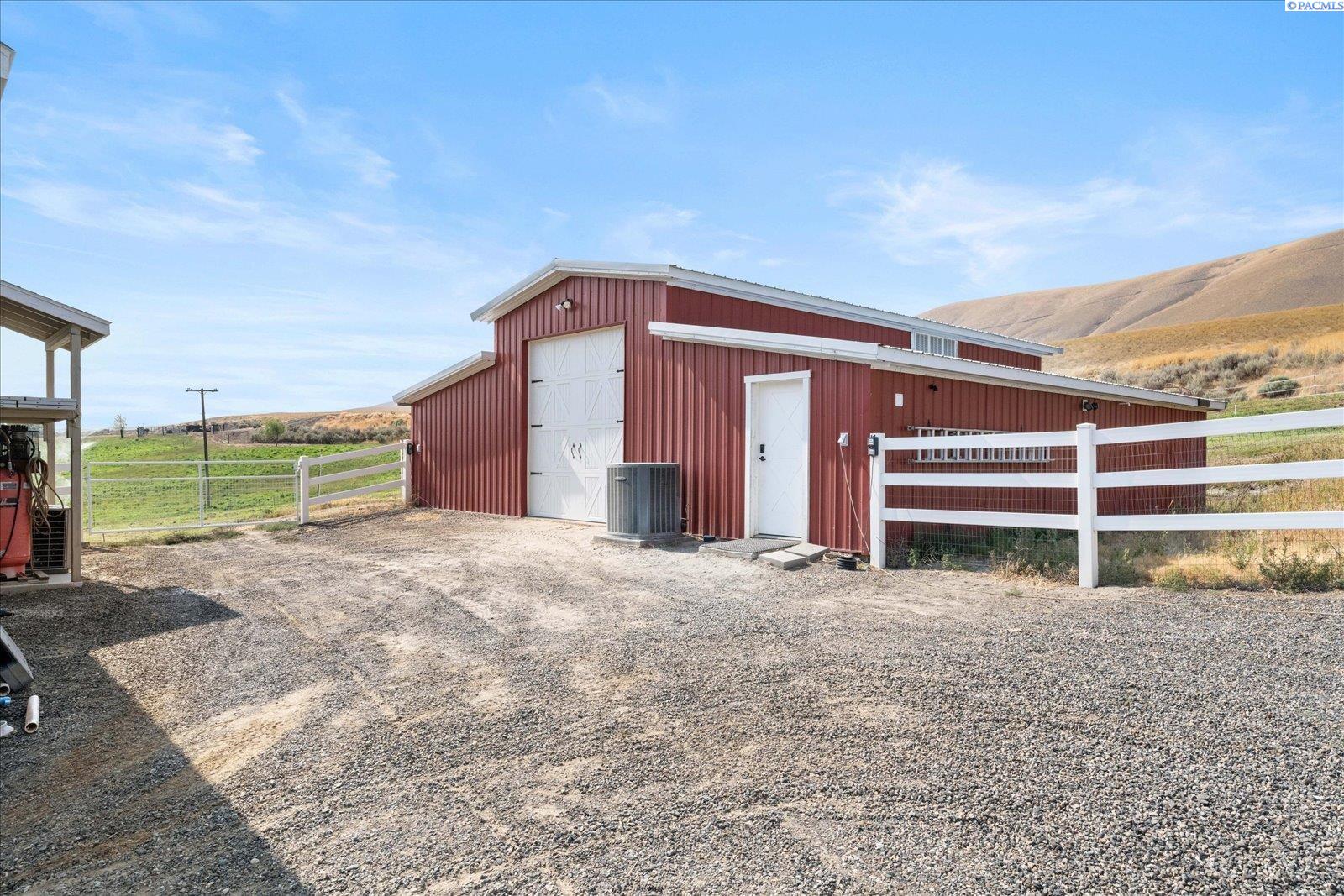 19624 N Webber Canyon Rd, Benton City, WA 99320