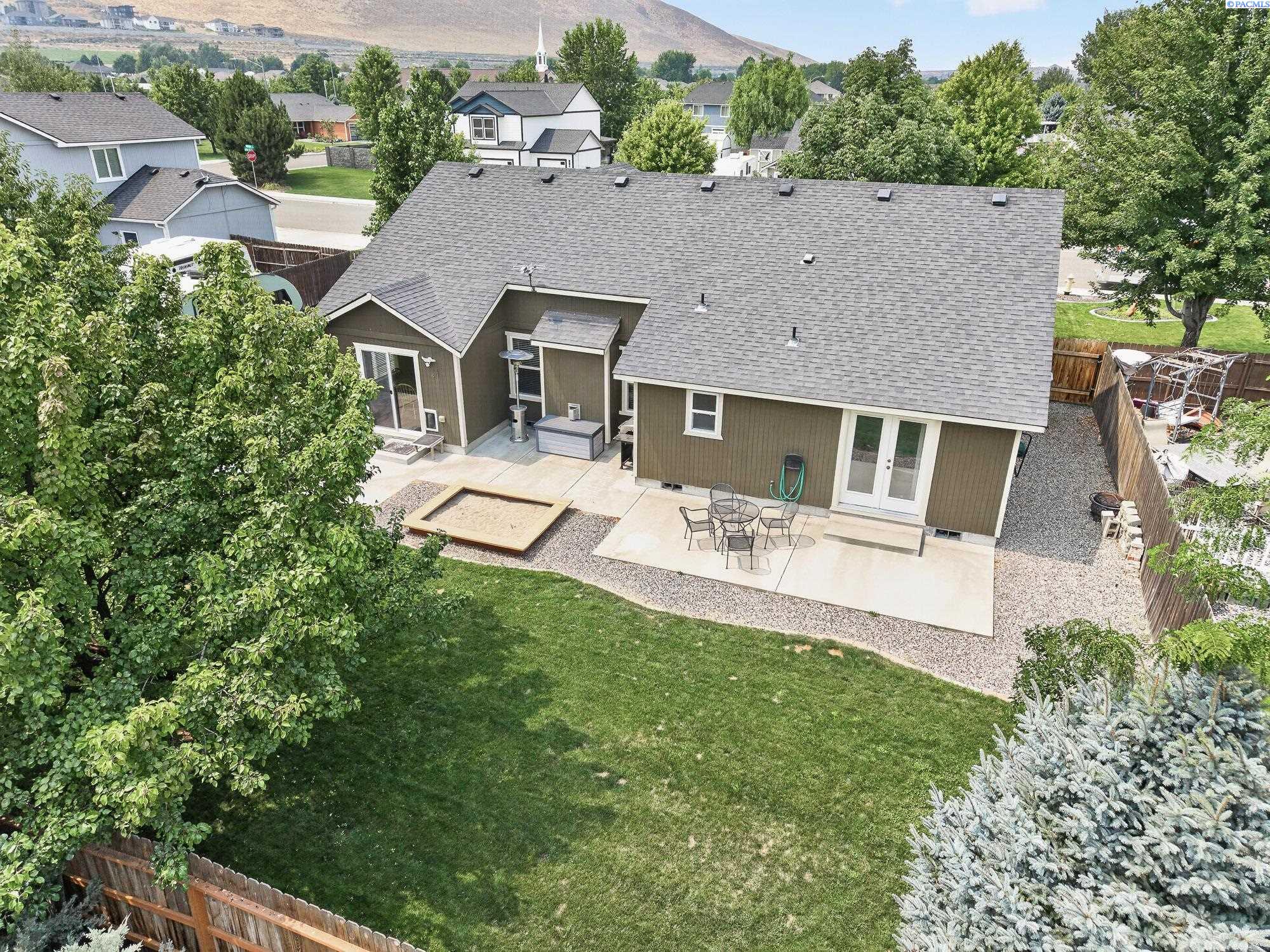3544 Kristin Dr, West Richland, WA 99353