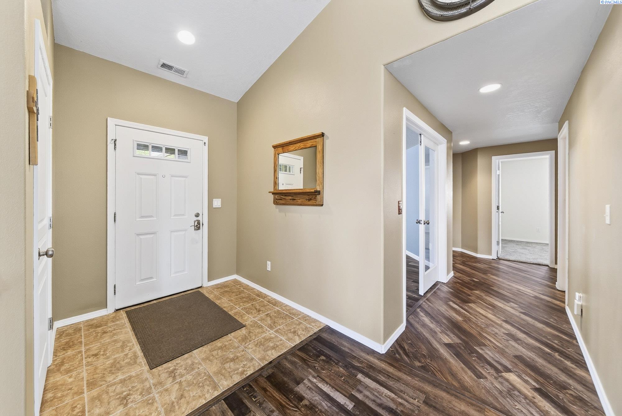 3544 Kristin Dr, West Richland, WA 99353