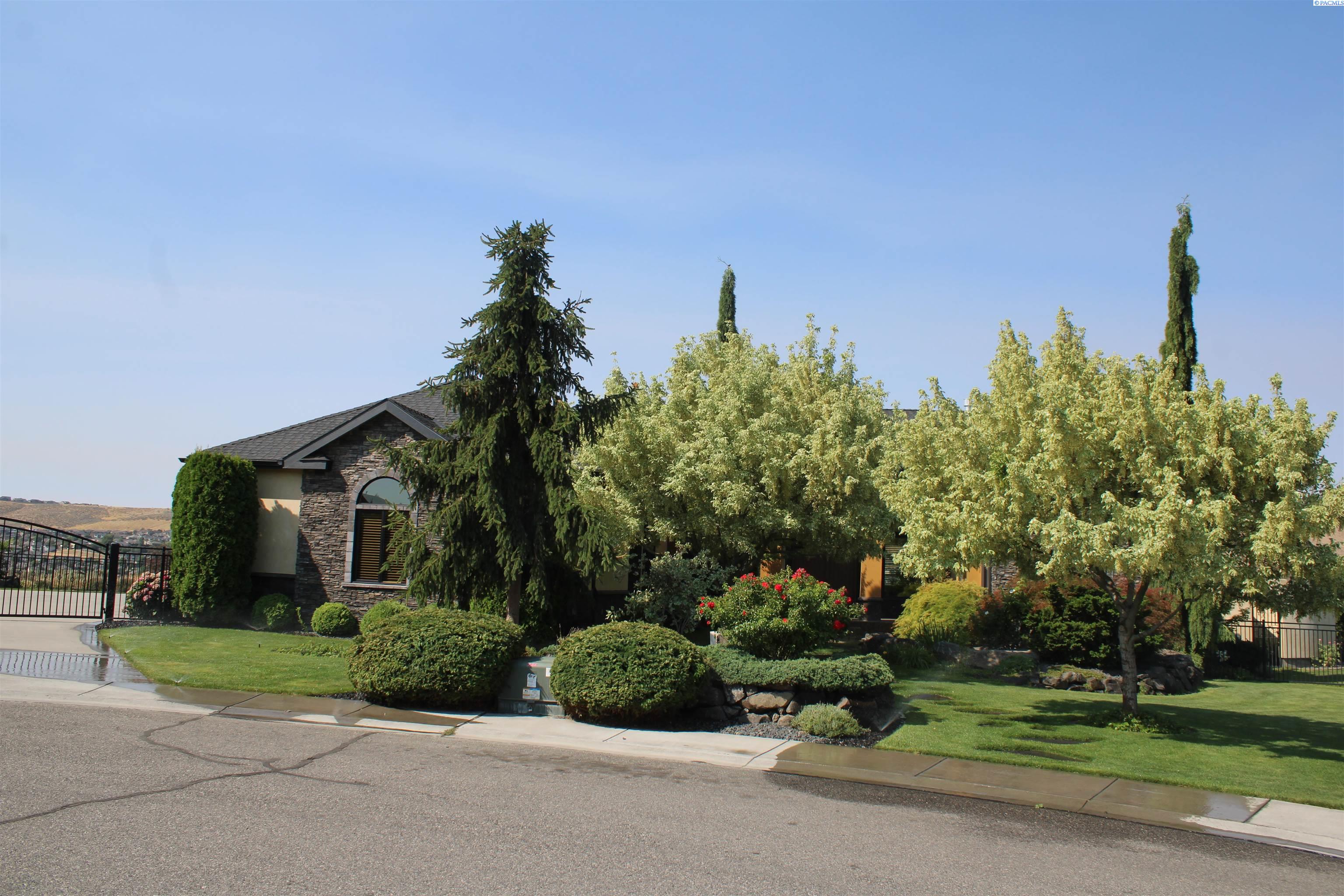 922 Allenwhite Dr, Richland, WA 99352