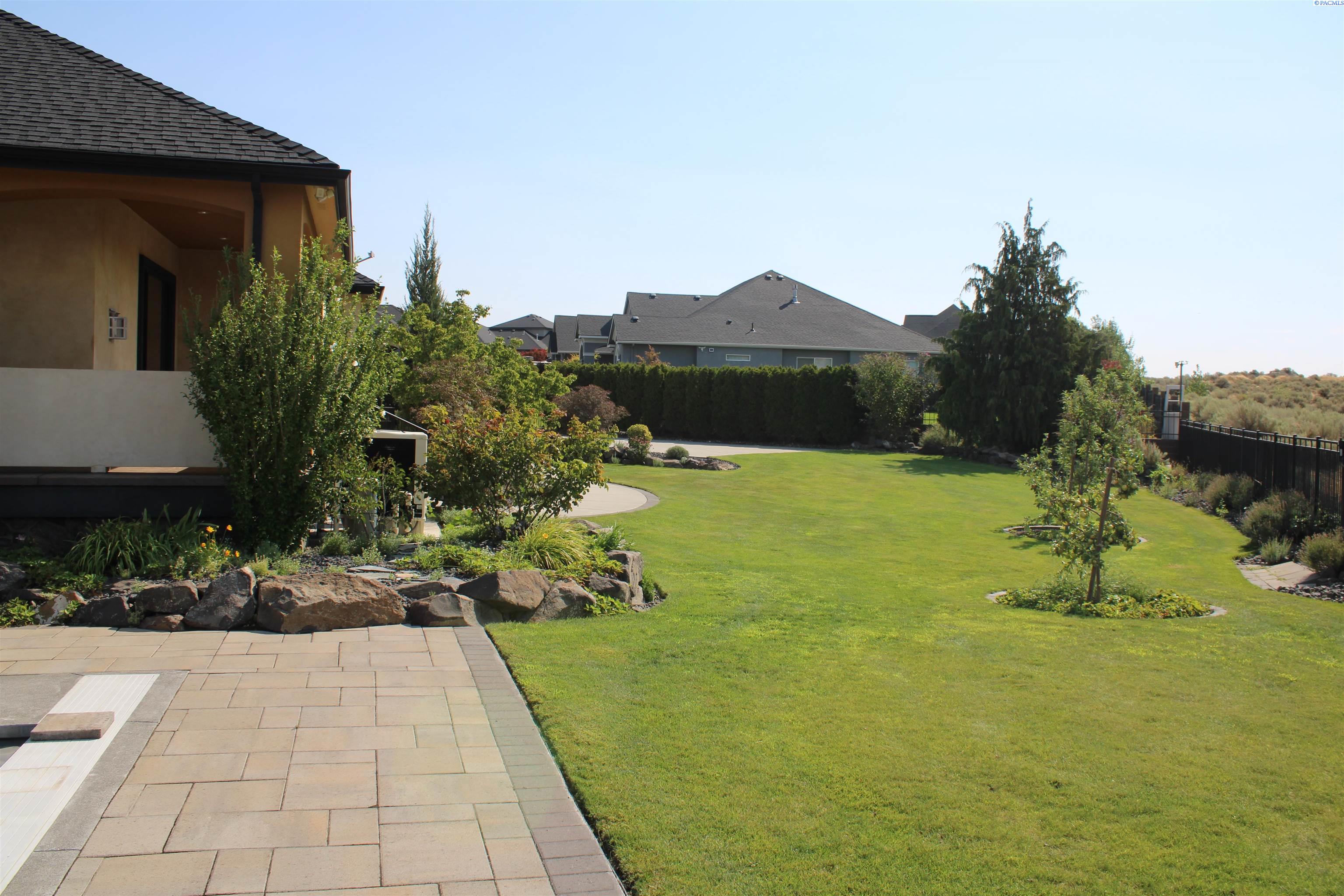 922 Allenwhite Dr, Richland, WA 99352