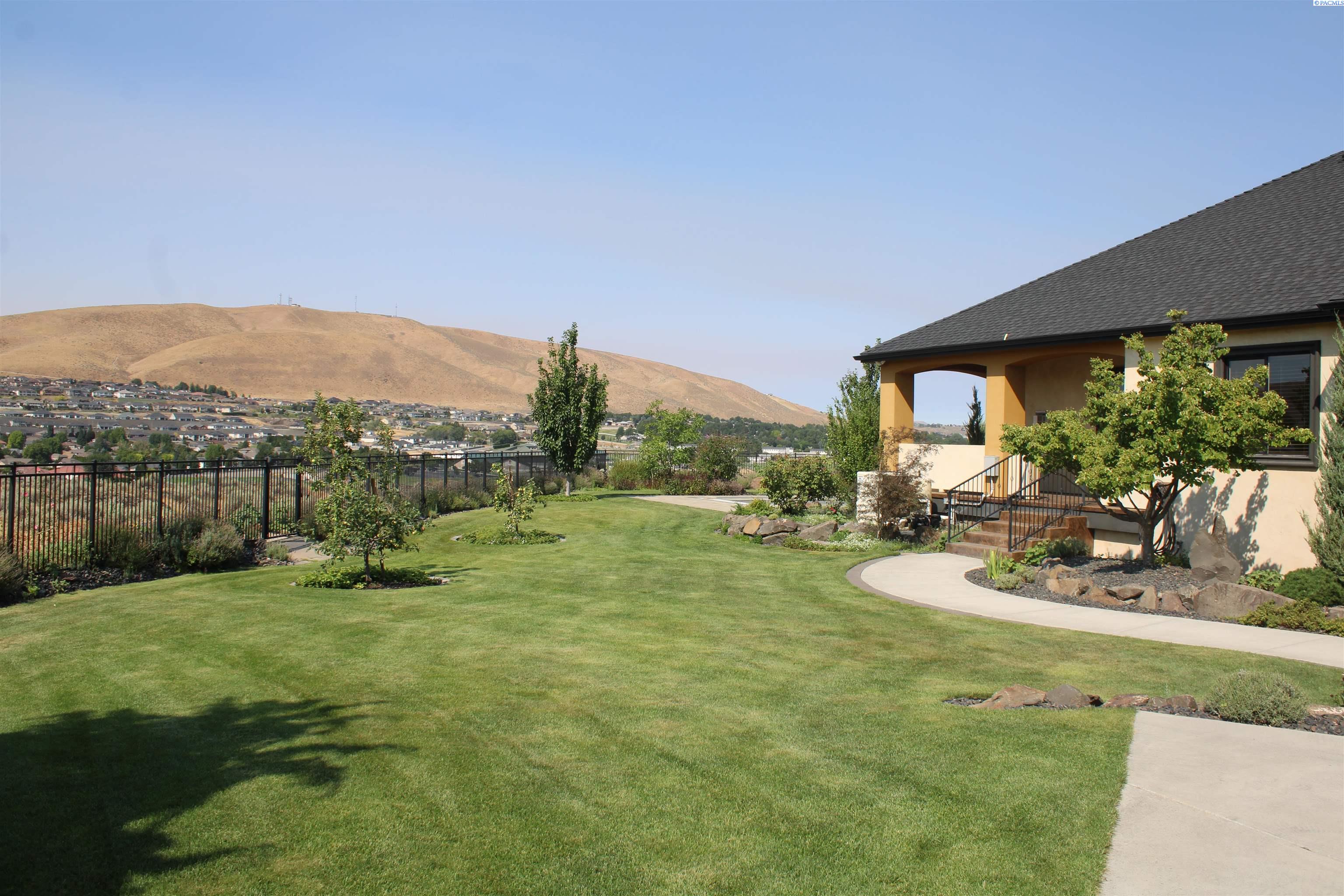 922 Allenwhite Dr, Richland, WA 99352