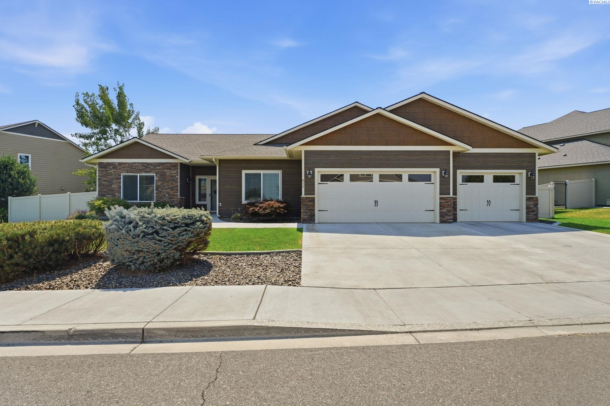611 Hunter St, Richland, WA 99352