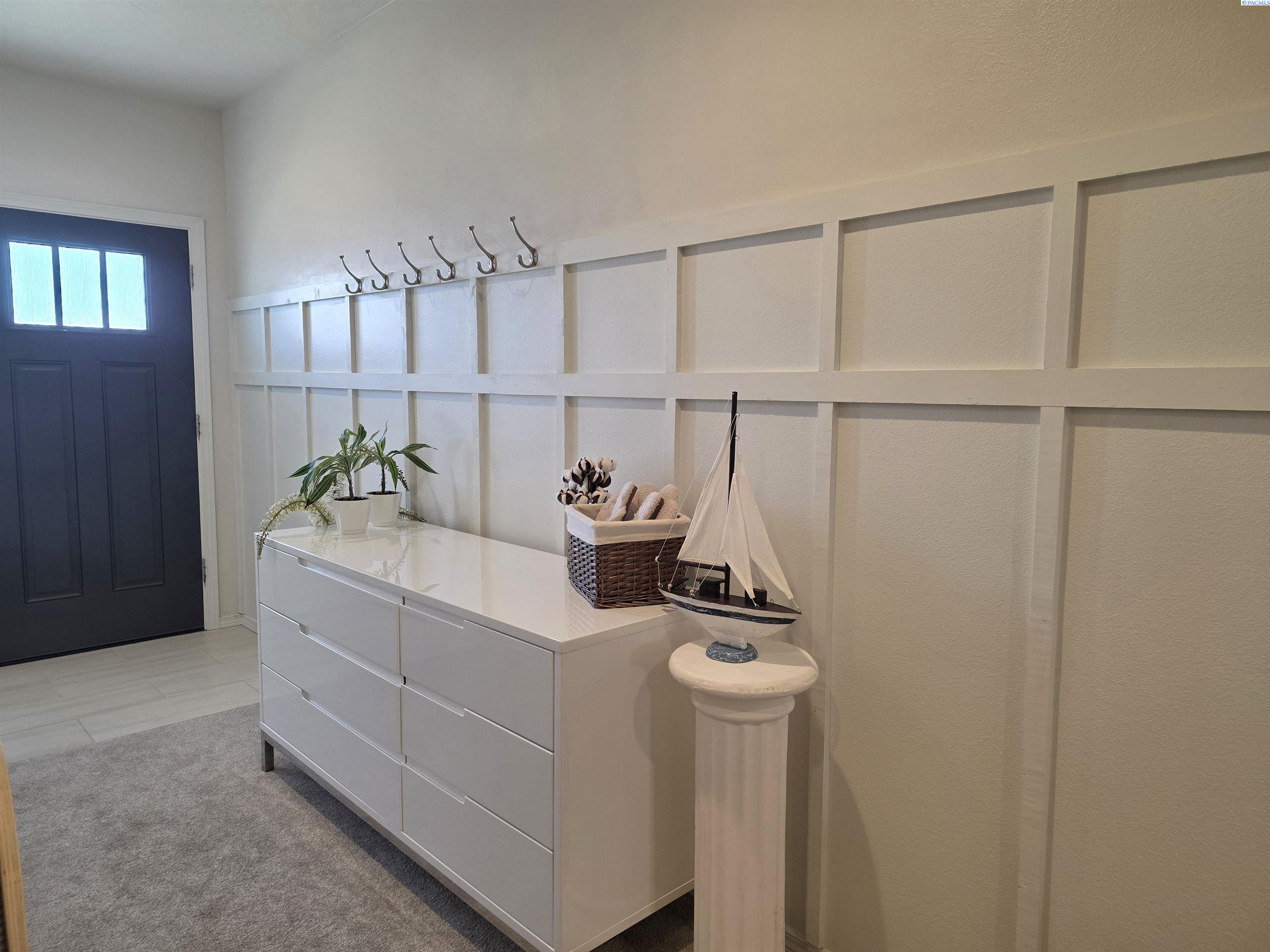 6824 W 27th Ave, Kennewick, WA 99338