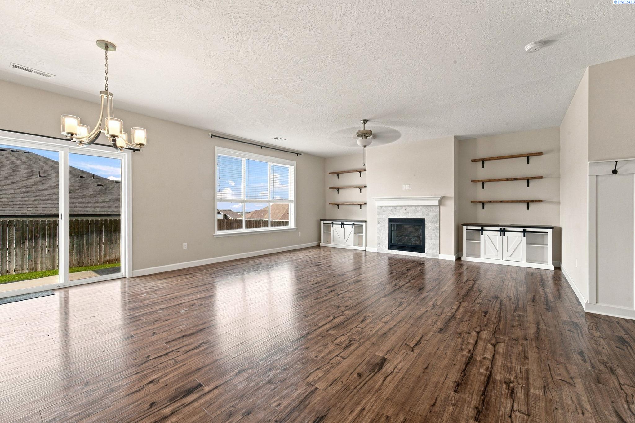 6018 W 41st Ave, Kennewick, WA 99338