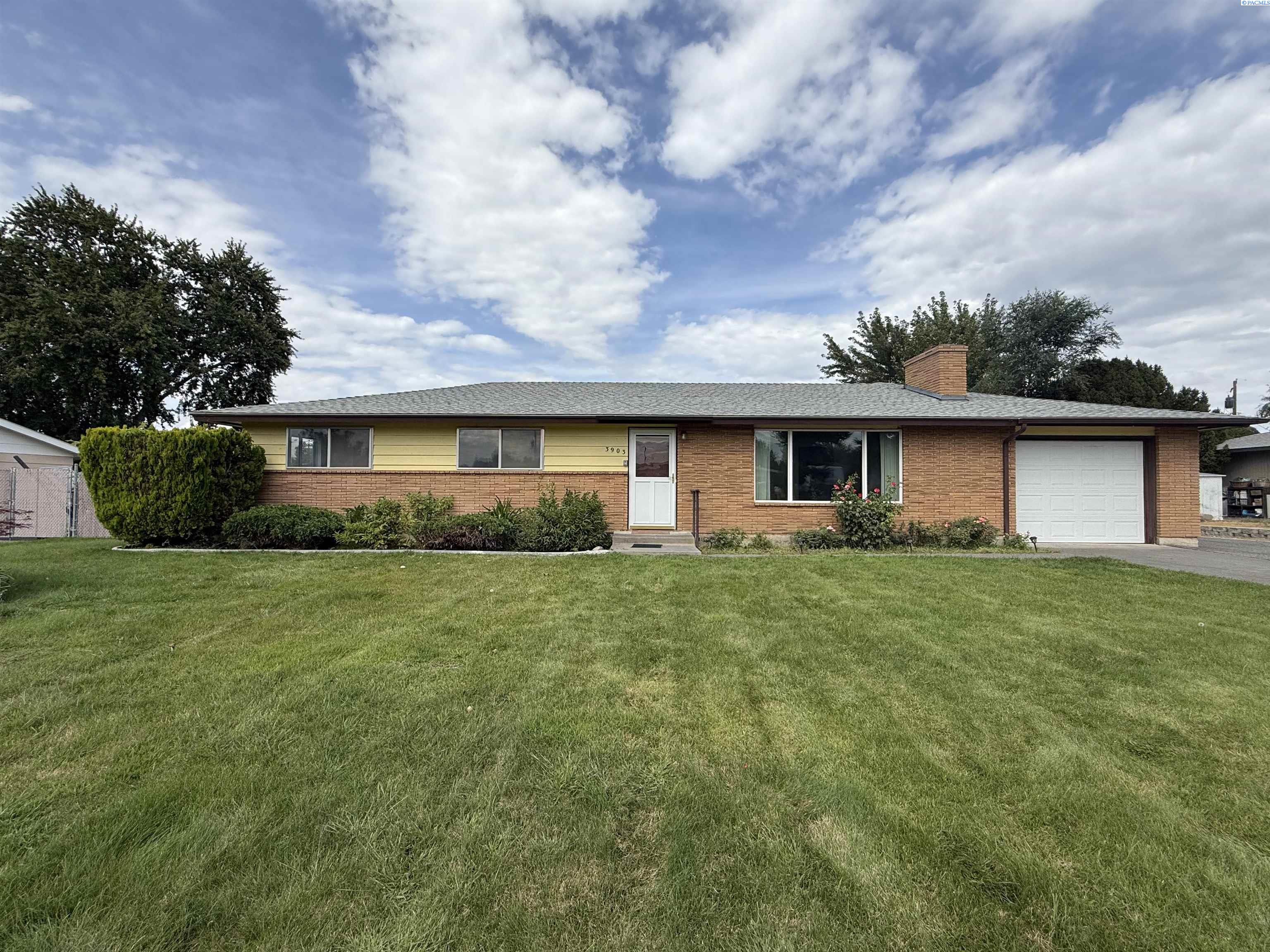 3903 W Nixon St, Pasco, WA 99301