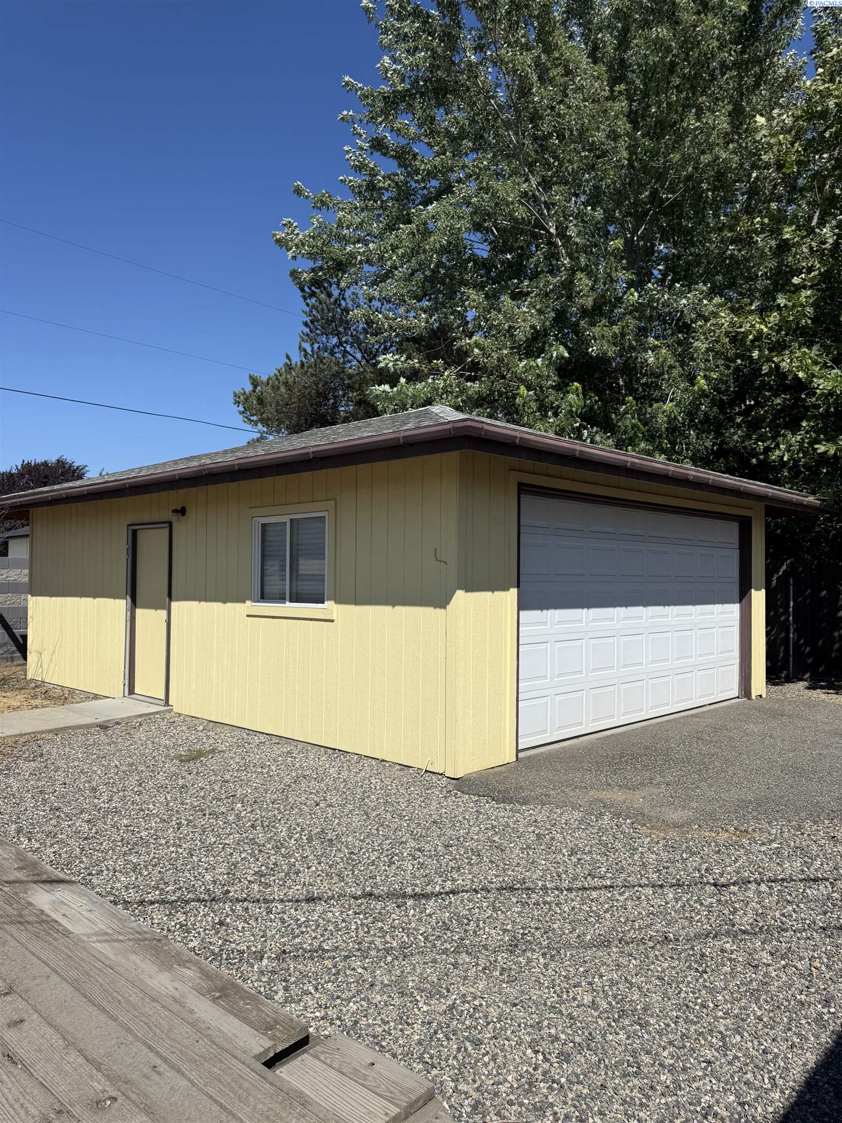 3903 W Nixon St, Pasco, WA 99301