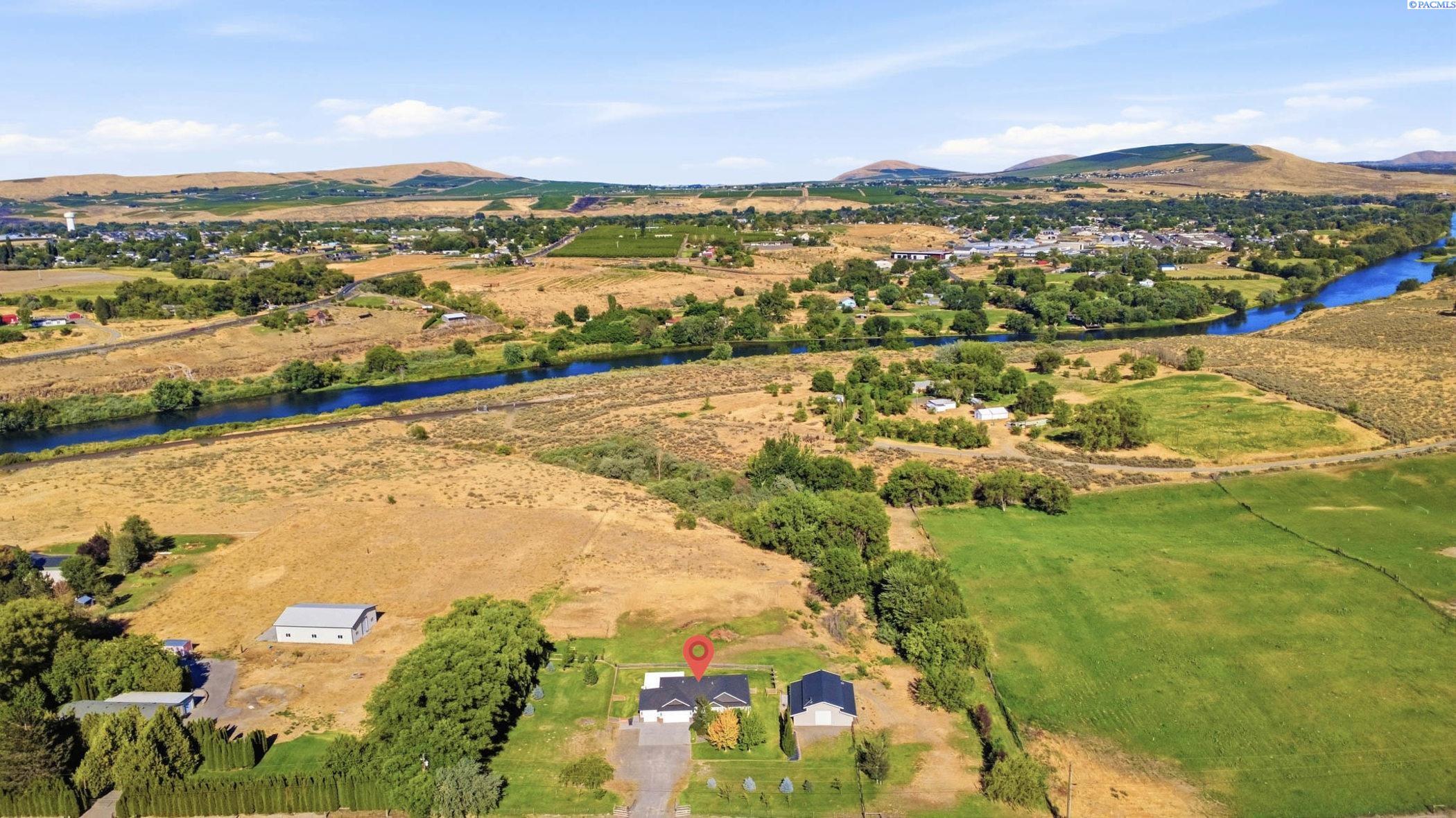 38205 114 Pr Nw, Benton City, WA 99320