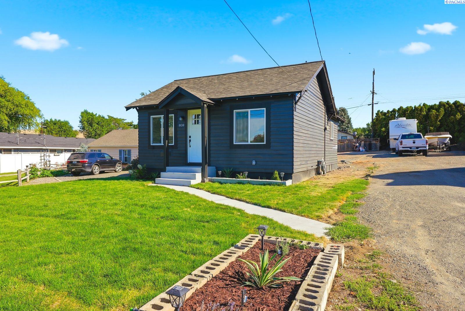 3rd image of 808 Fremont Ave, Selah, WA 98942 | MLS# 295134