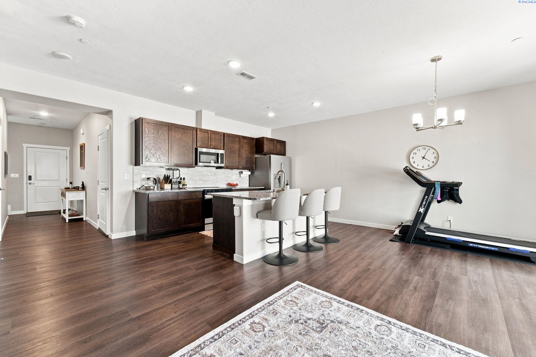 3990 W 5th Pl, Kennewick, WA 99336