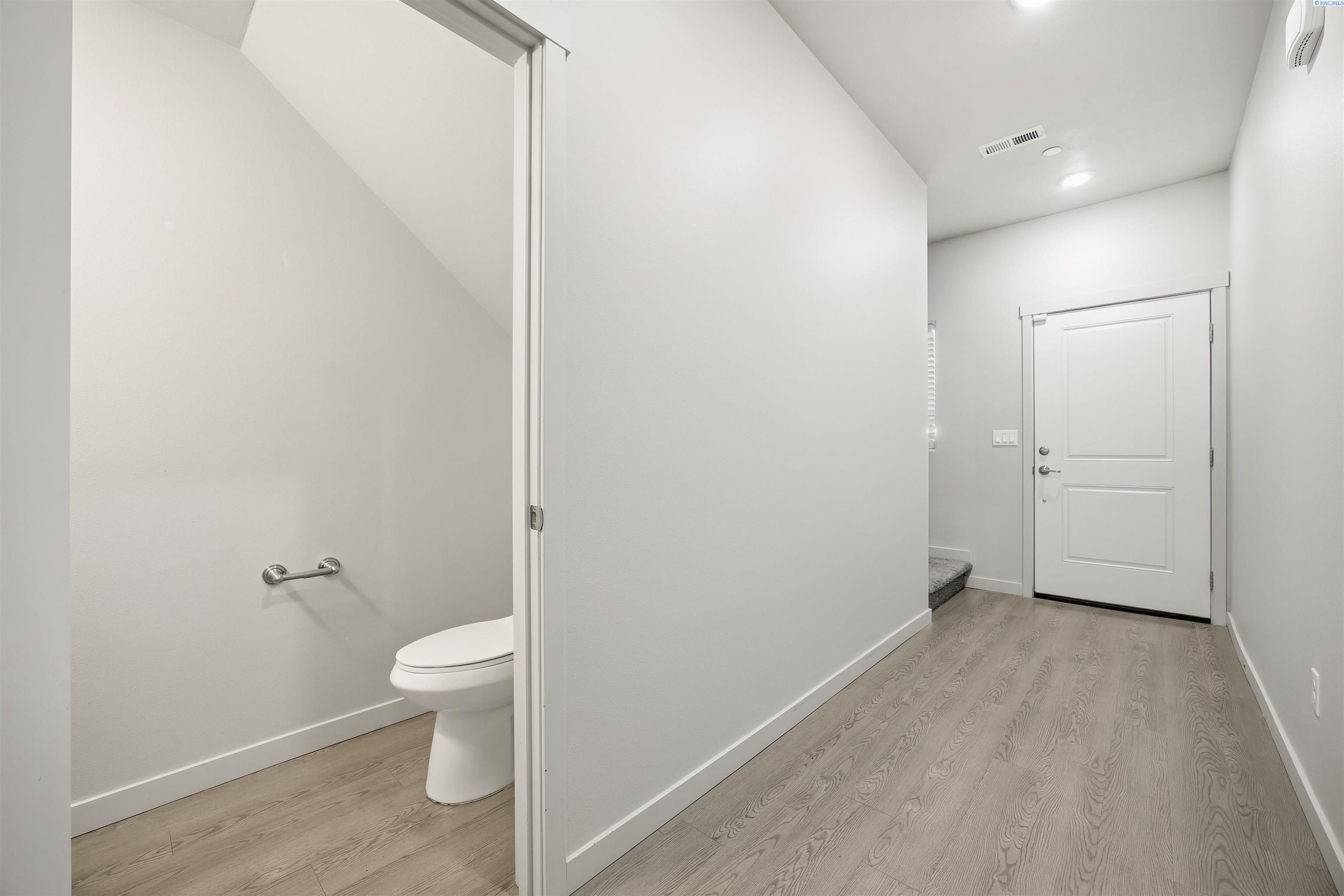 541 S Quillan Pl, Kennewick, WA 99336