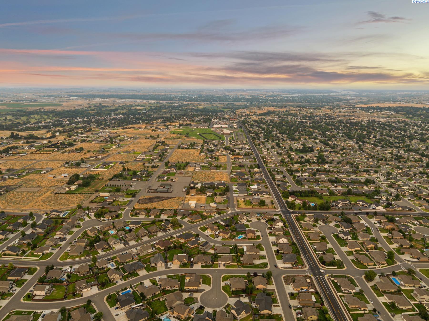 1547 Diamond Dr, West Richland, WA 99353