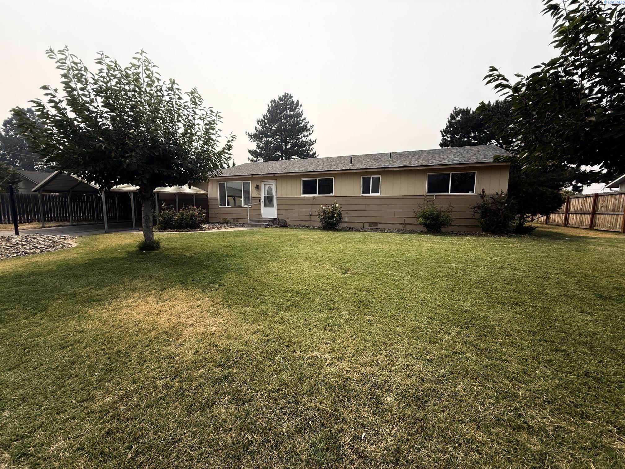 1st image of 202 Jackson Dr, Grandview, WA 98930 | MLS# 295271
