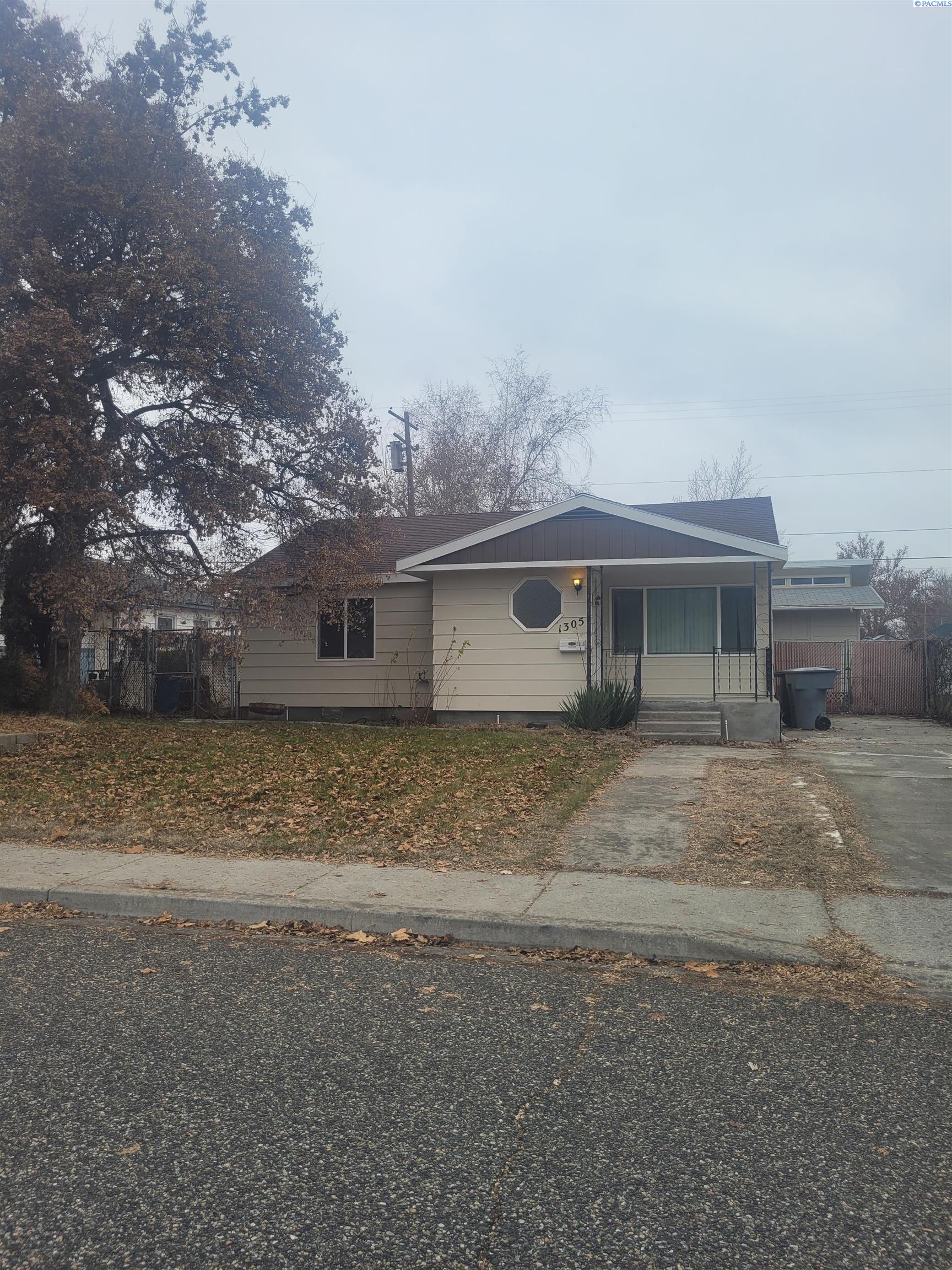 1305 Sanford , Richland, WA 99352