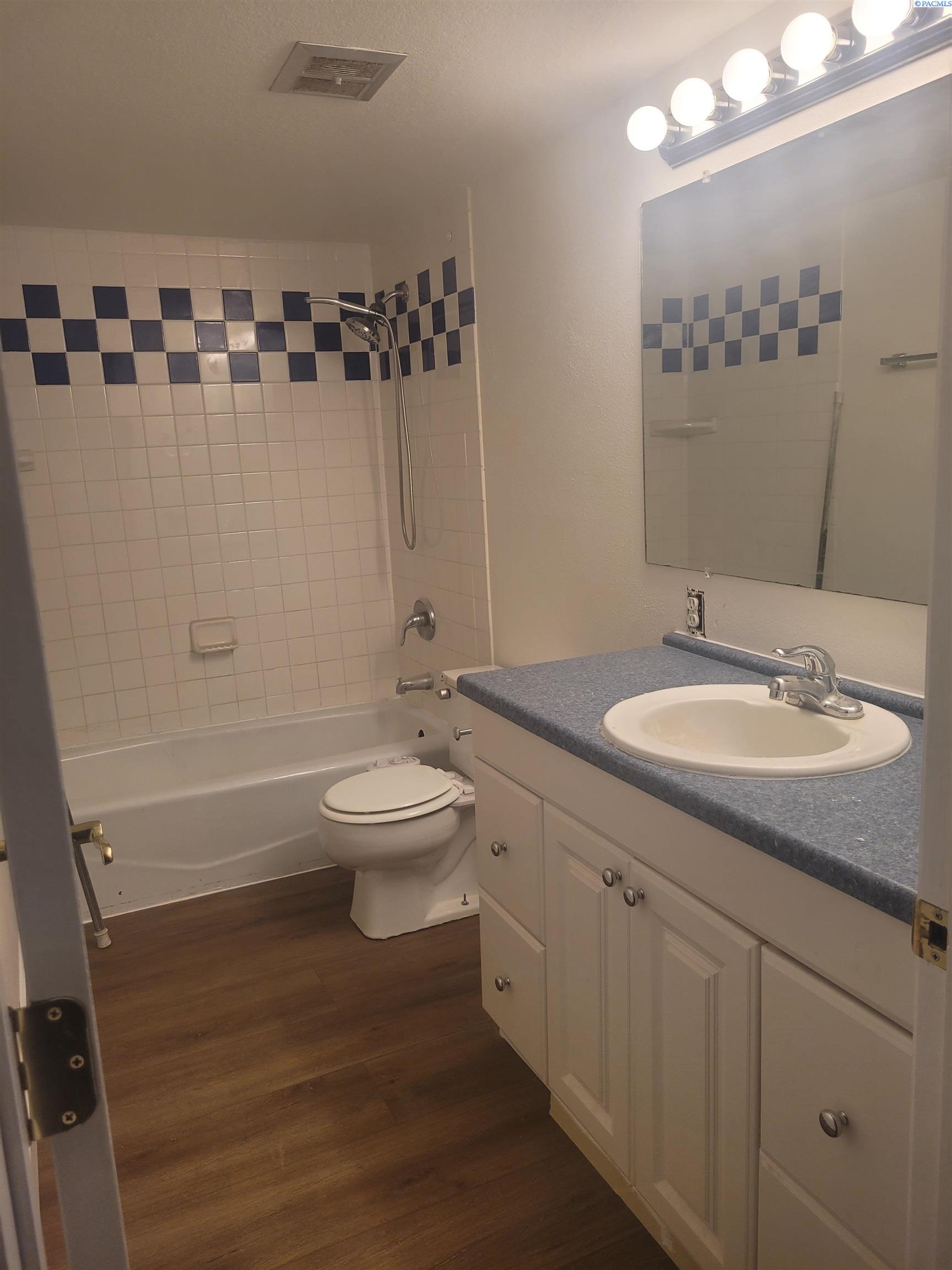 1305 Sanford , Richland, WA 99352