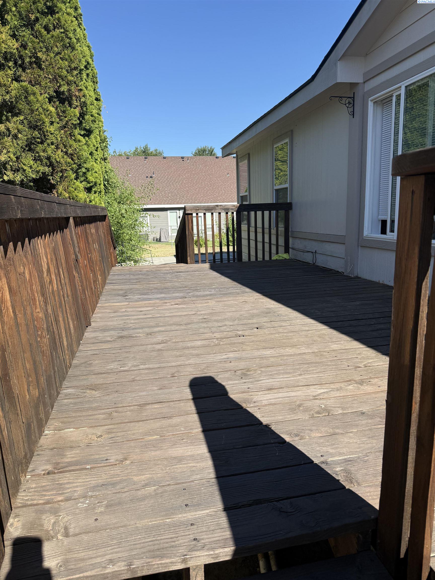 32 Mercury Dr, Richland, WA 99354