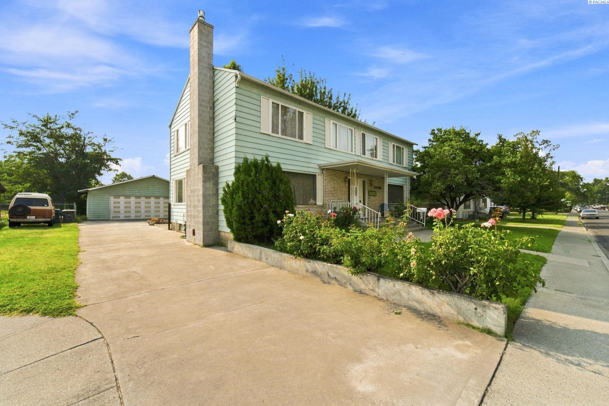 1009 Perkins Ave, Richland, WA 99354