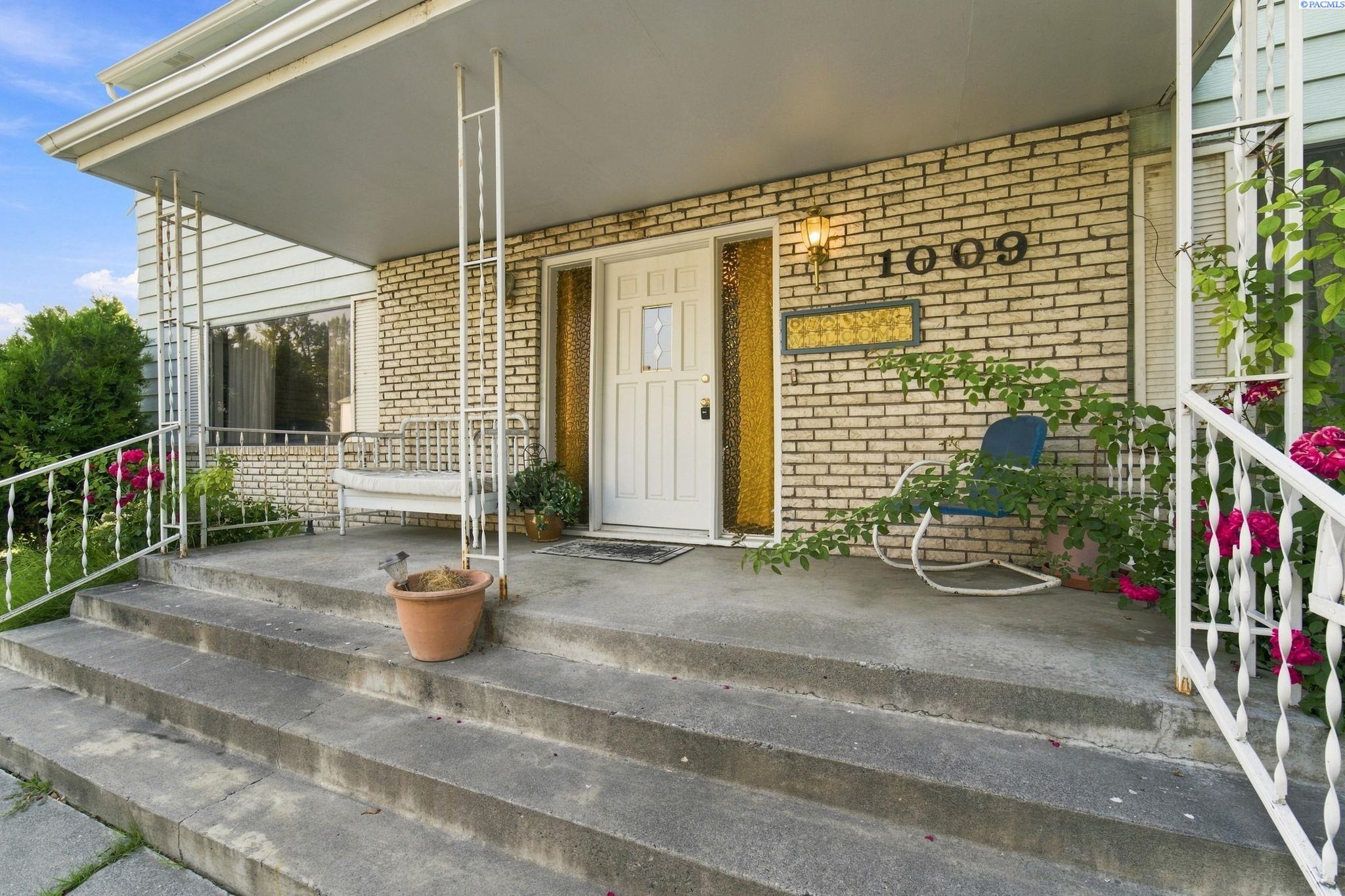 1009 Perkins Ave, Richland, WA 99354