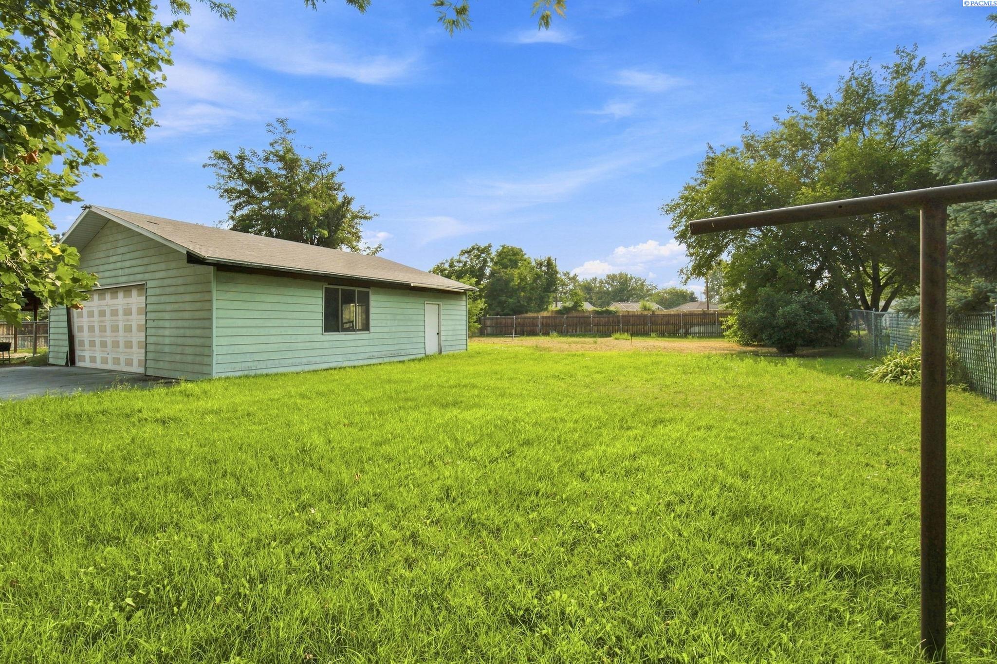 1009 Perkins Ave, Richland, WA 99354