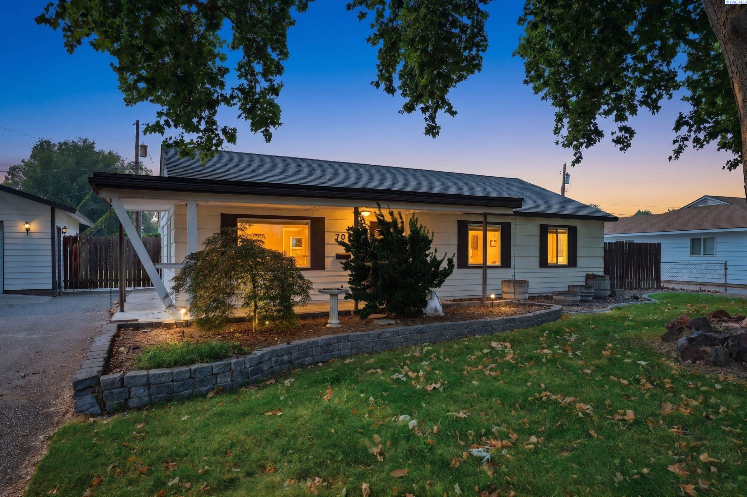 704 Birch Ave, Richland, WA 99352