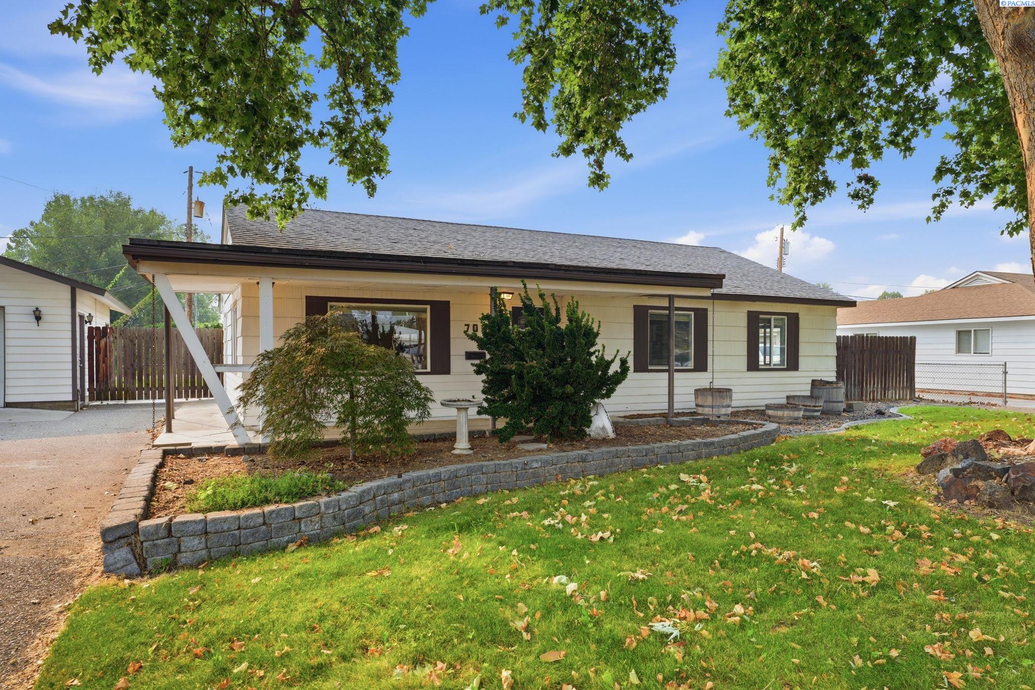 704 Birch Ave, Richland, WA 99352