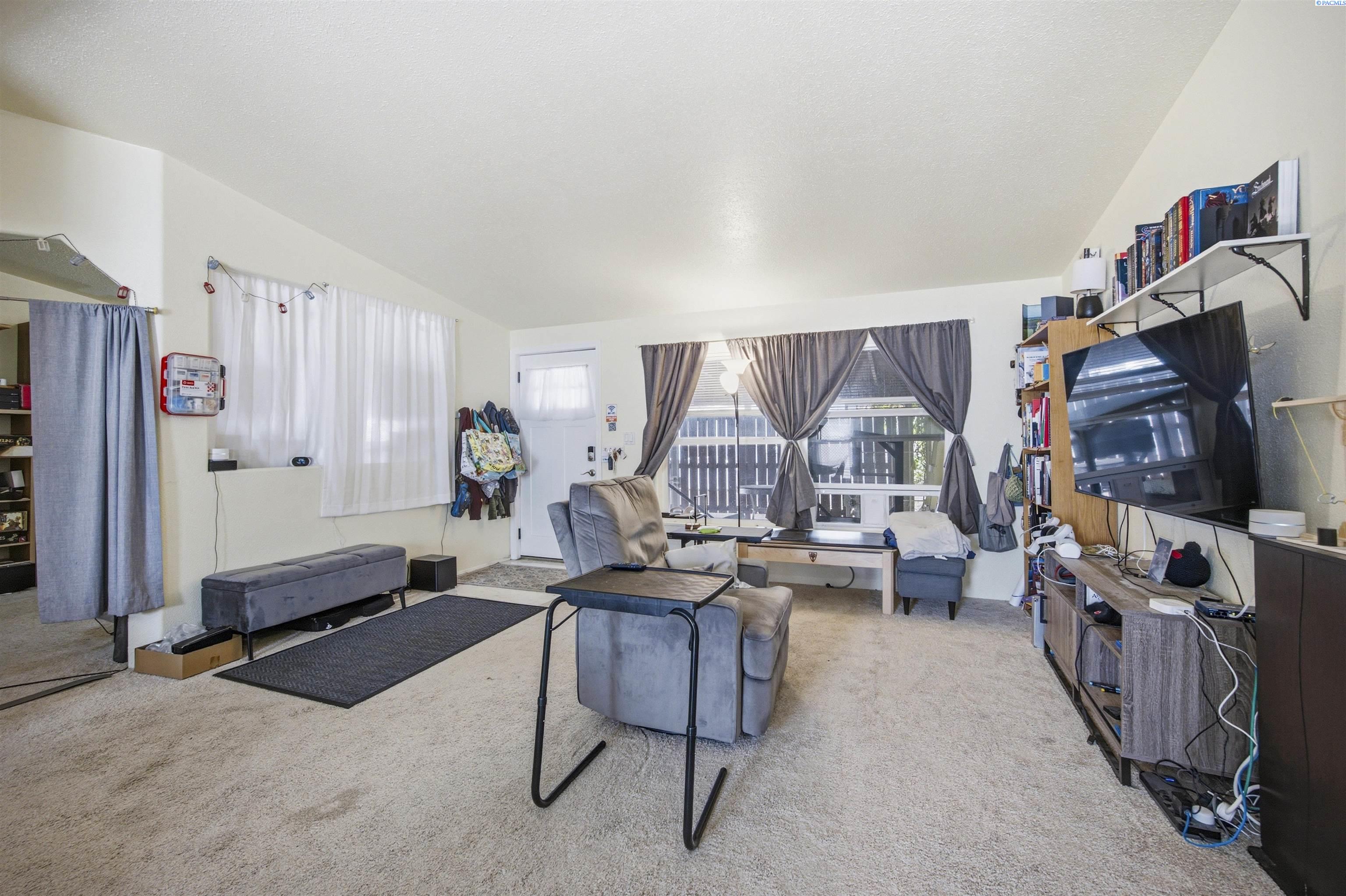 80 Ridgecliff Dr, Richland, WA 99352