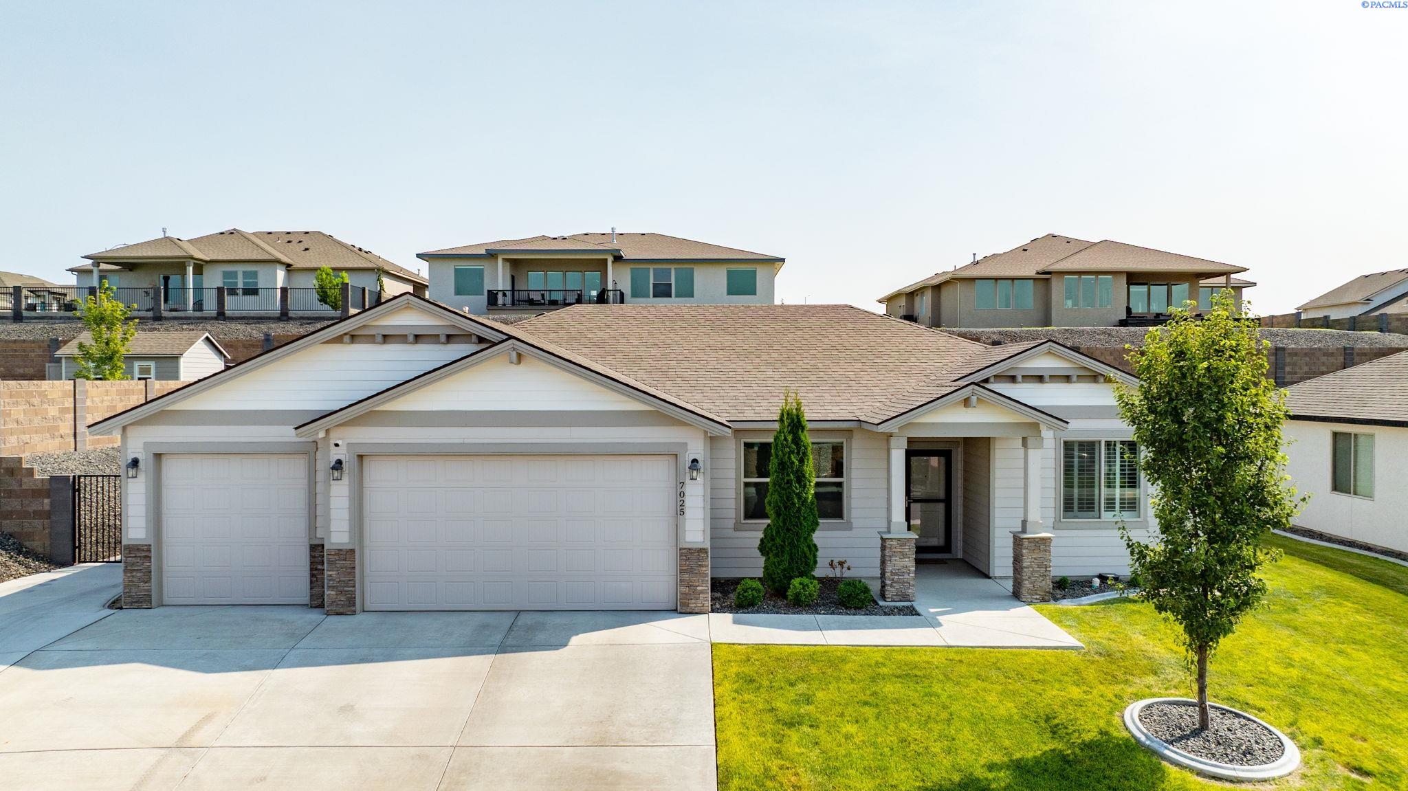 7025 Collins Rd, West Richland, WA 99353