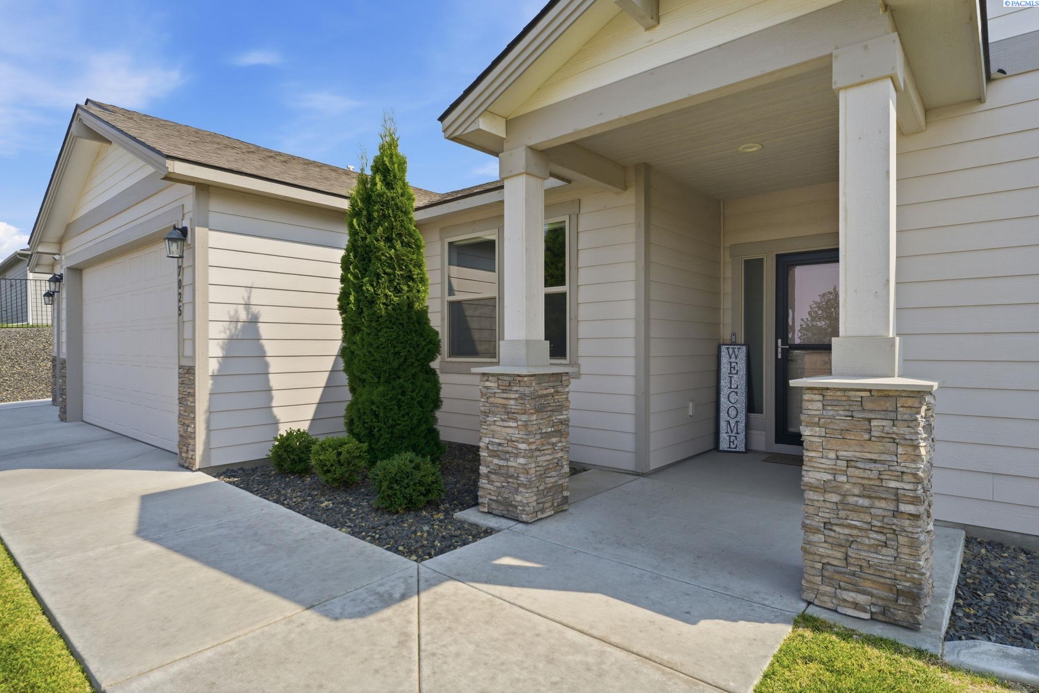 7025 Collins Rd, West Richland, WA 99353