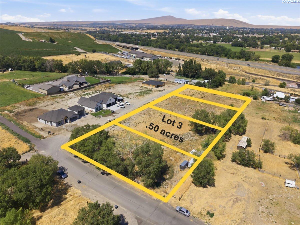 6834 2nd St, Benton City, WA 99320