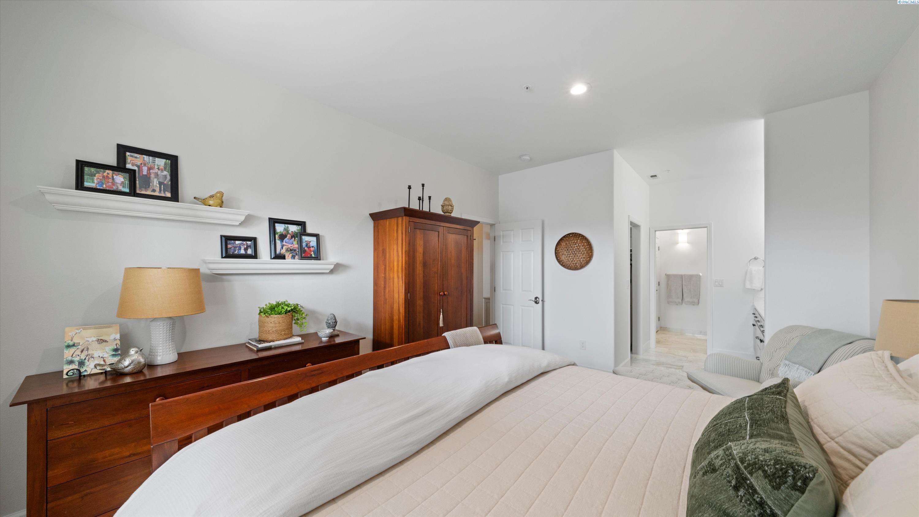 300 Columbia Point Dr #C303, Richland, WA 99352