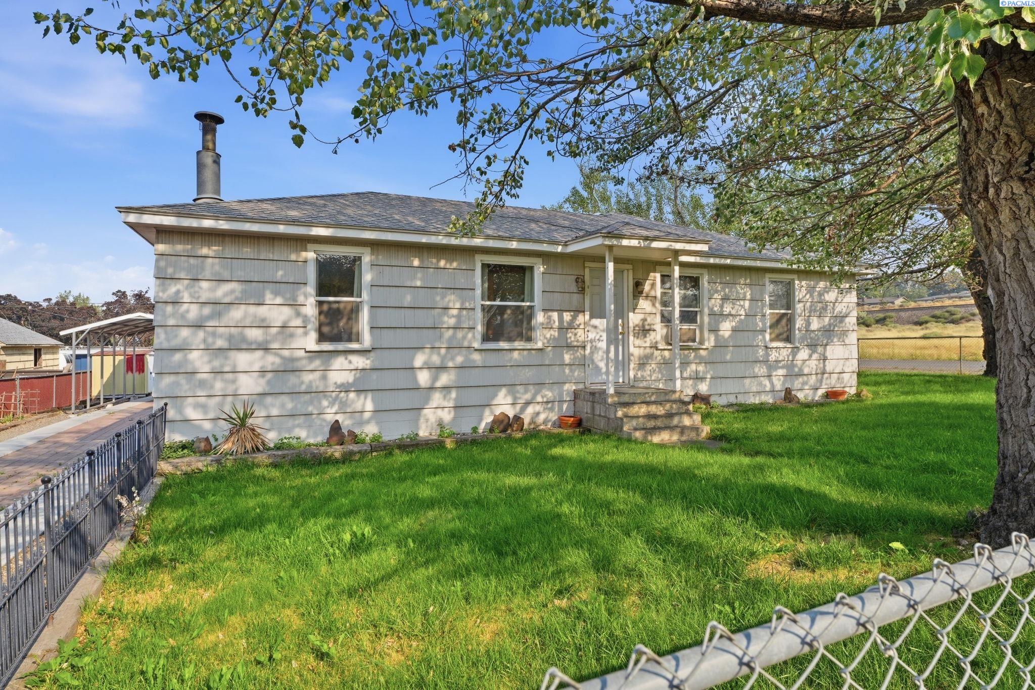 1261 Morain Loop, Kennewick, WA 99336
