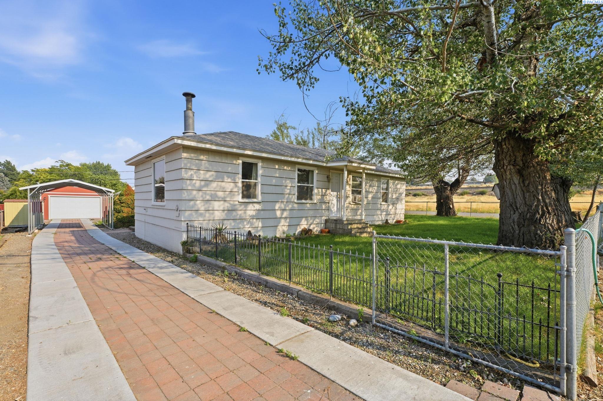 1261 Morain Loop, Kennewick, WA 99336
