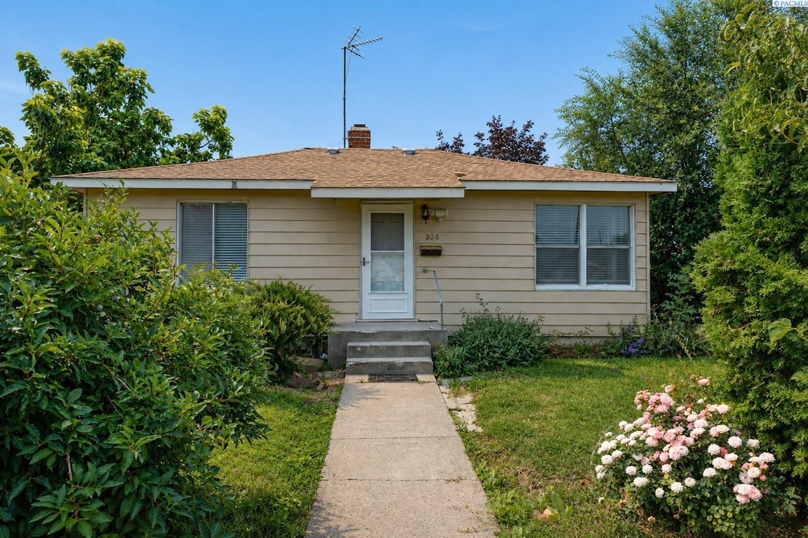 2nd image of 306 Adams Street, Grandview, WA 98930 | MLS# 295303