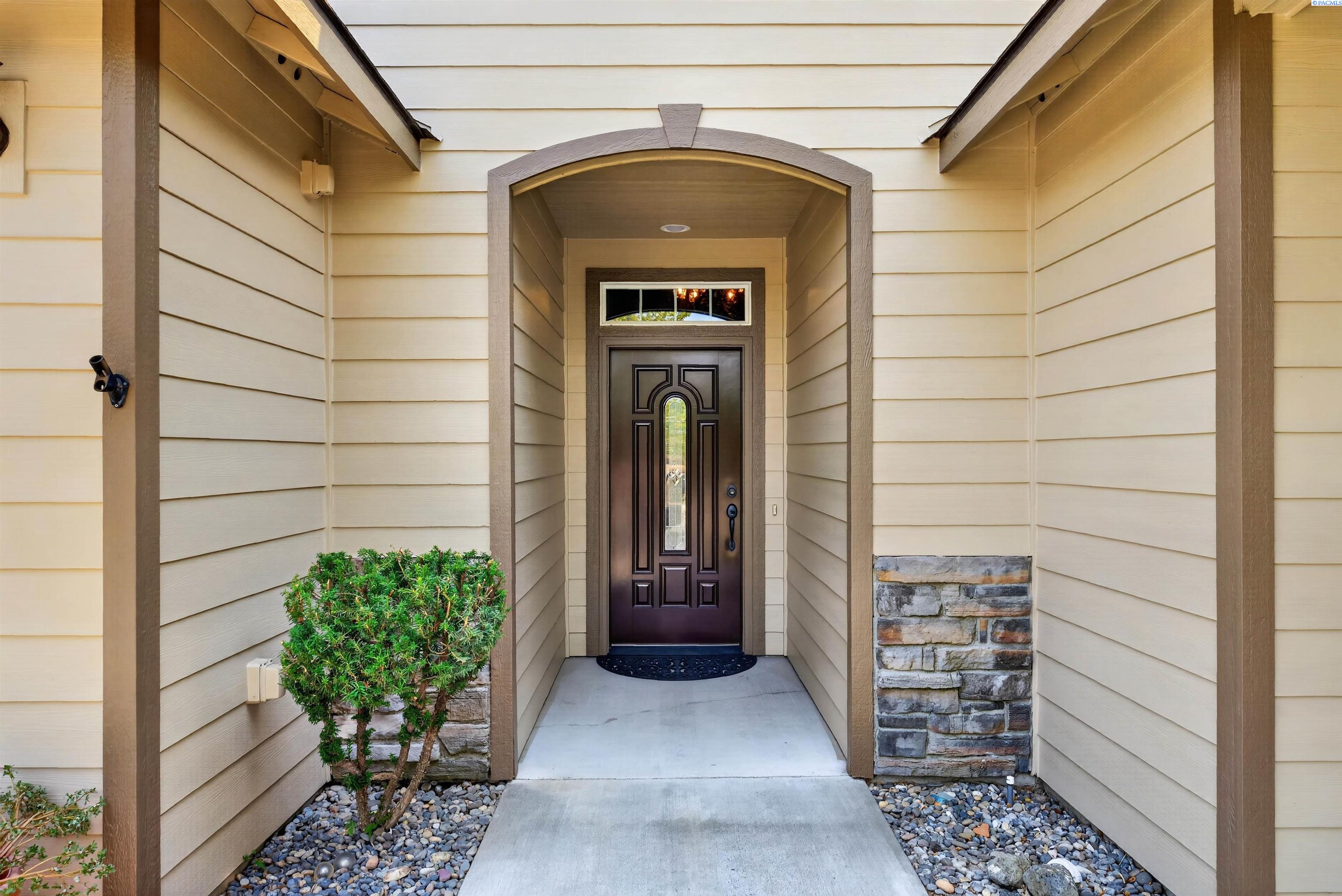 1817 Irving , Kennewick, WA 99338-2142