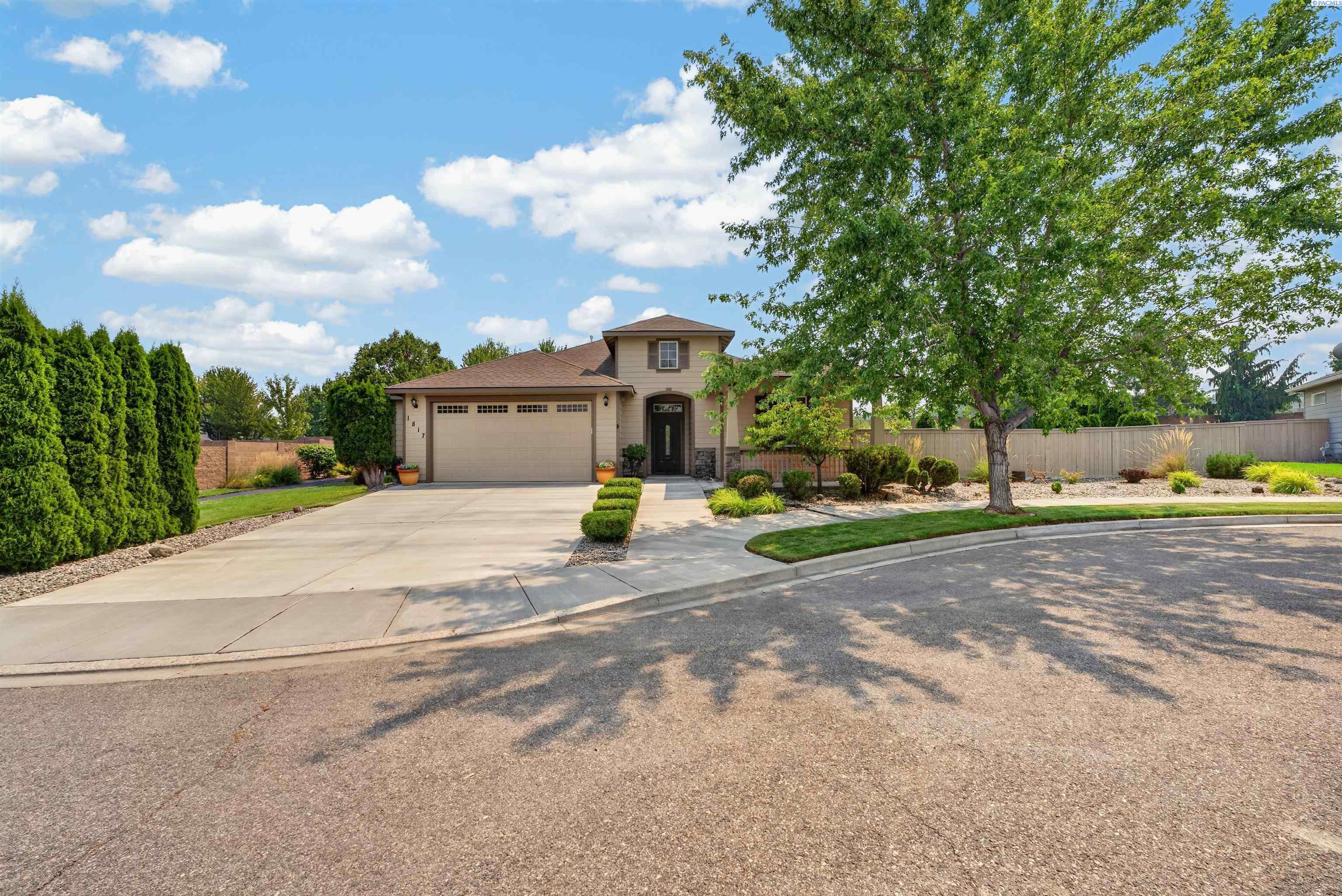 1817 Irving , Kennewick, WA 99338-2142